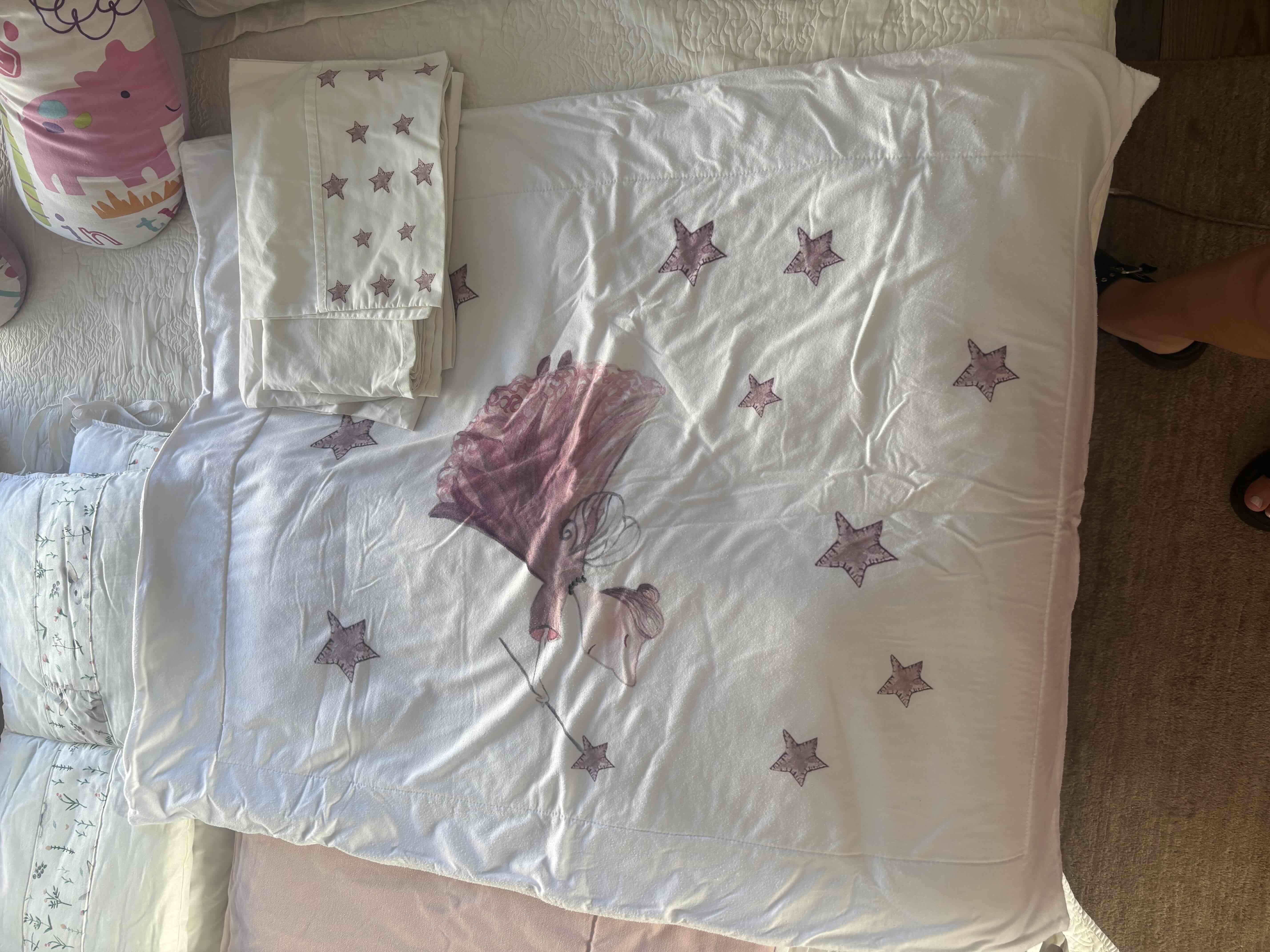 Juego de sábanas  + cobertor bebé Ada