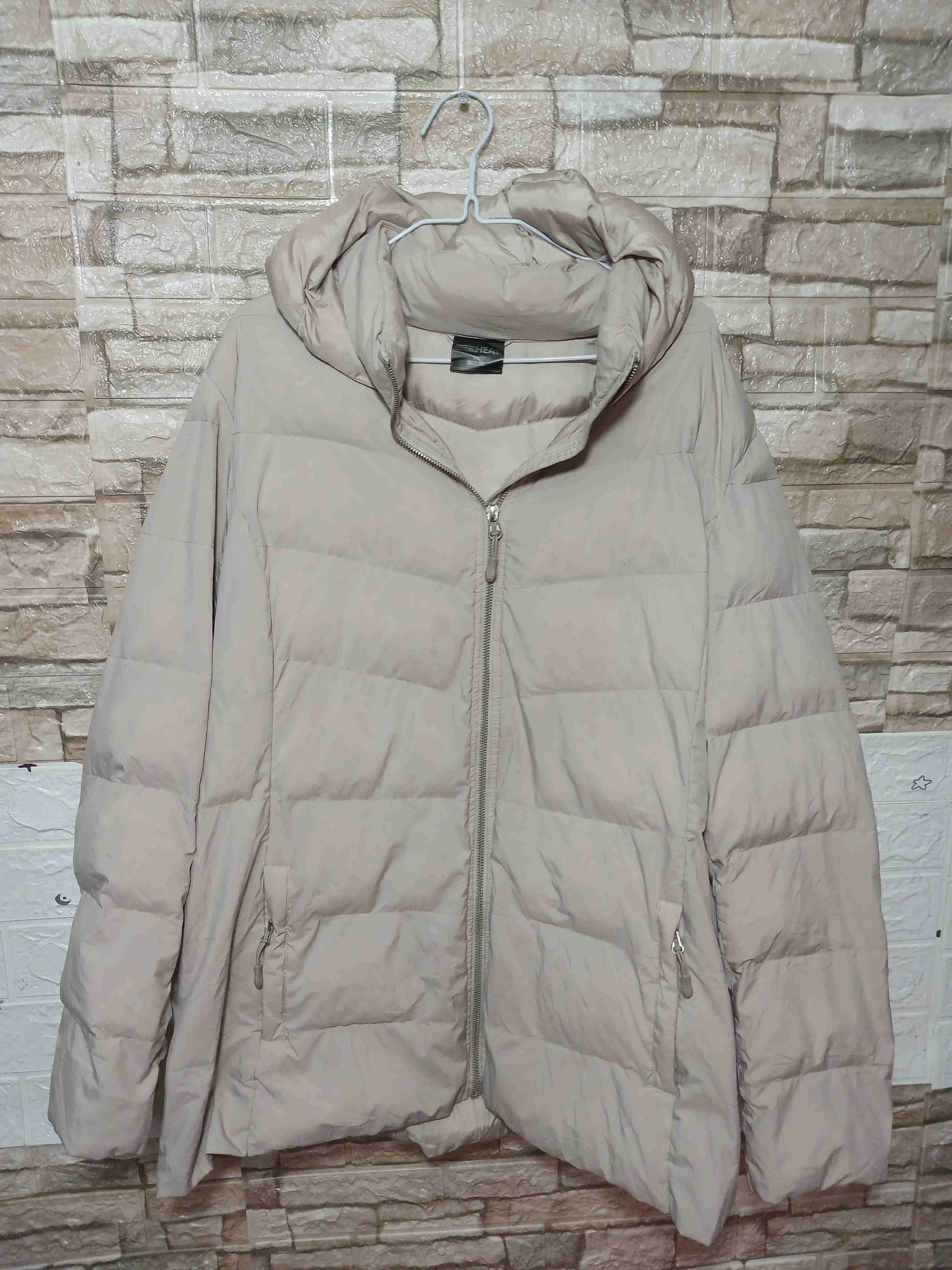 Abrigo negro con cuello beige - miniatura 3