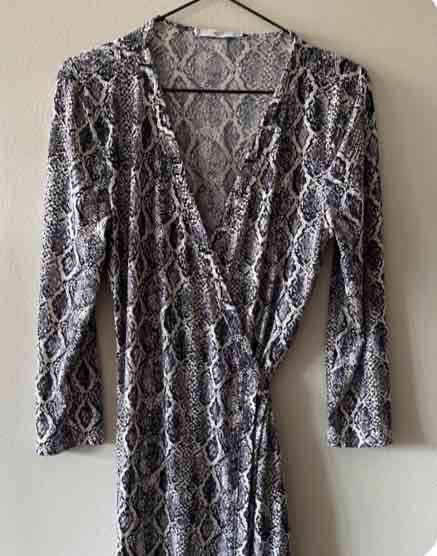 Vestido de animal print elegante - miniatura 1