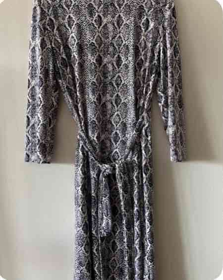 Vestido de animal print elegante - miniatura 3