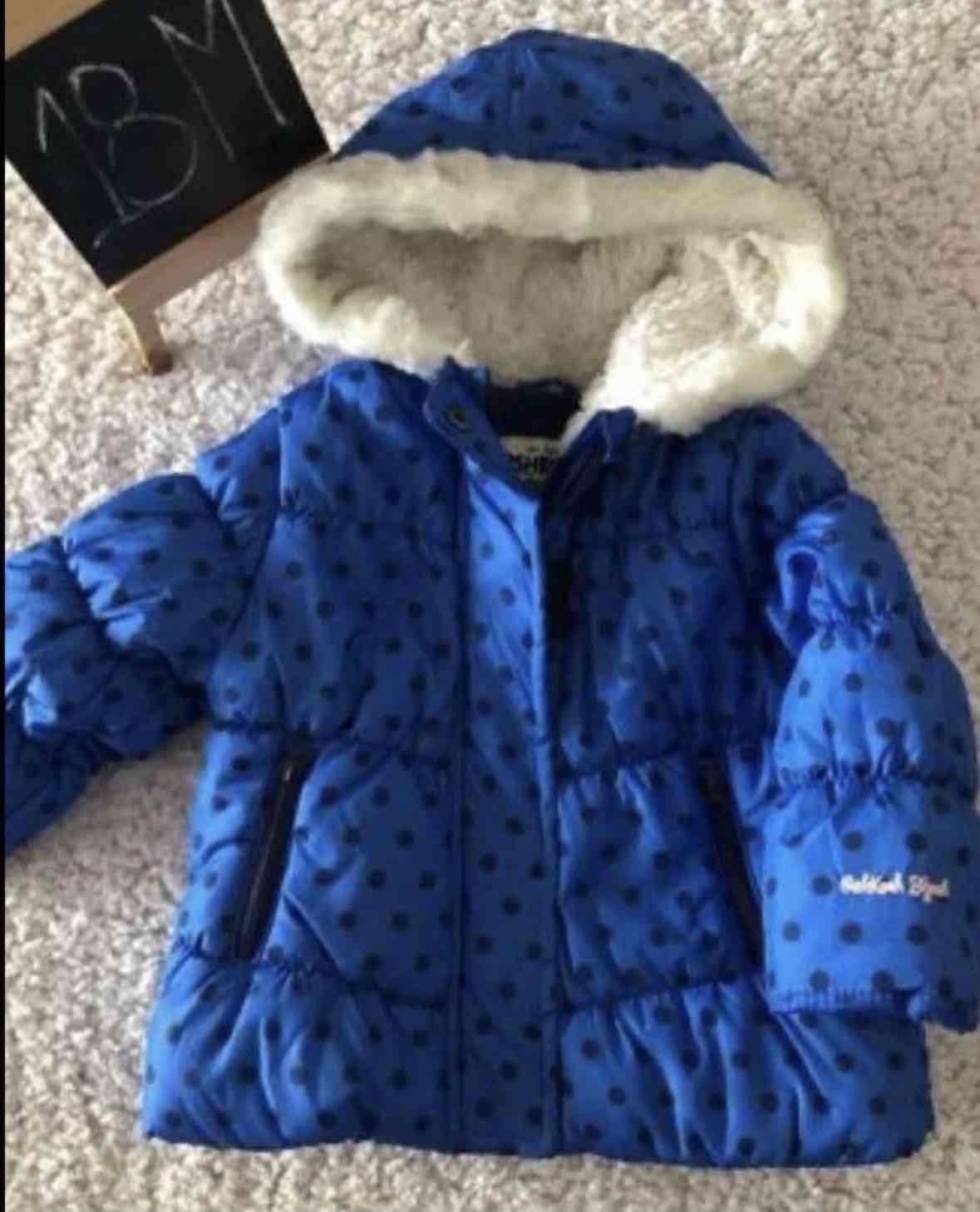 Chaqueta azul con capucha 18M