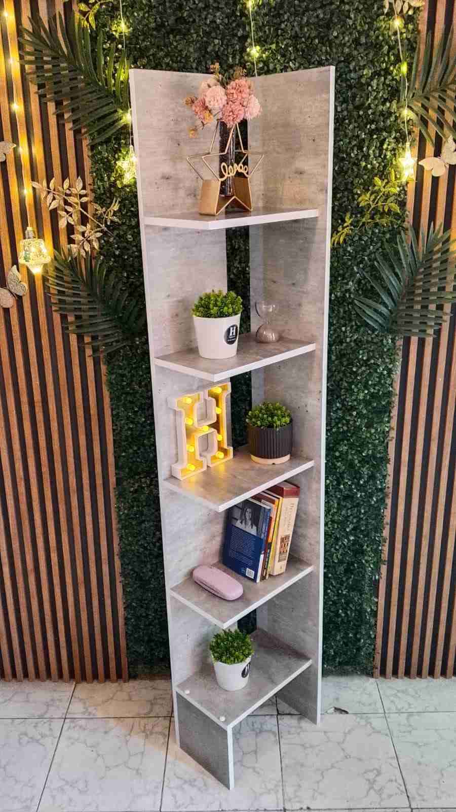 Estante esquinero de madera - miniatura 1