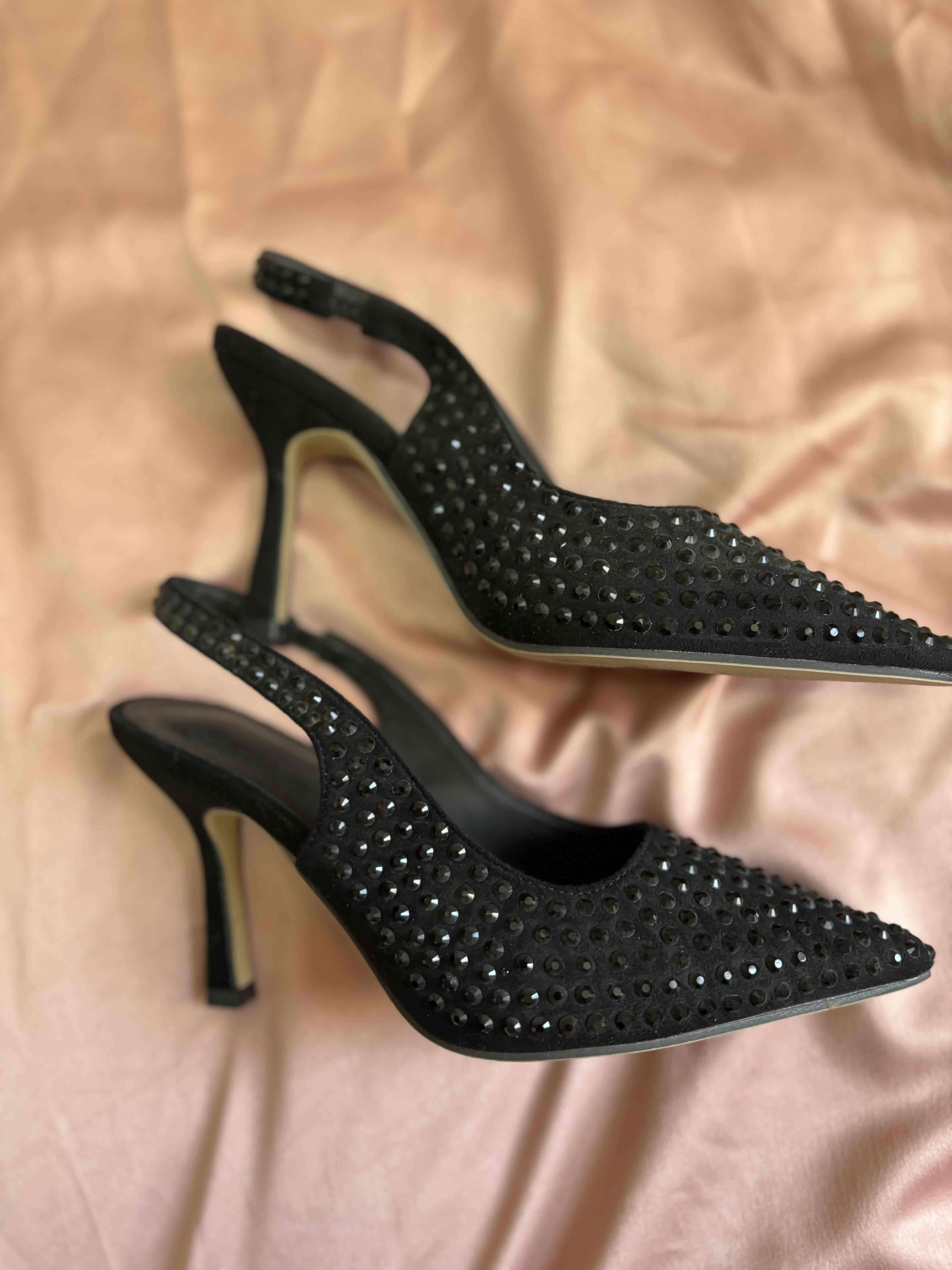 Tacones negros con brillos