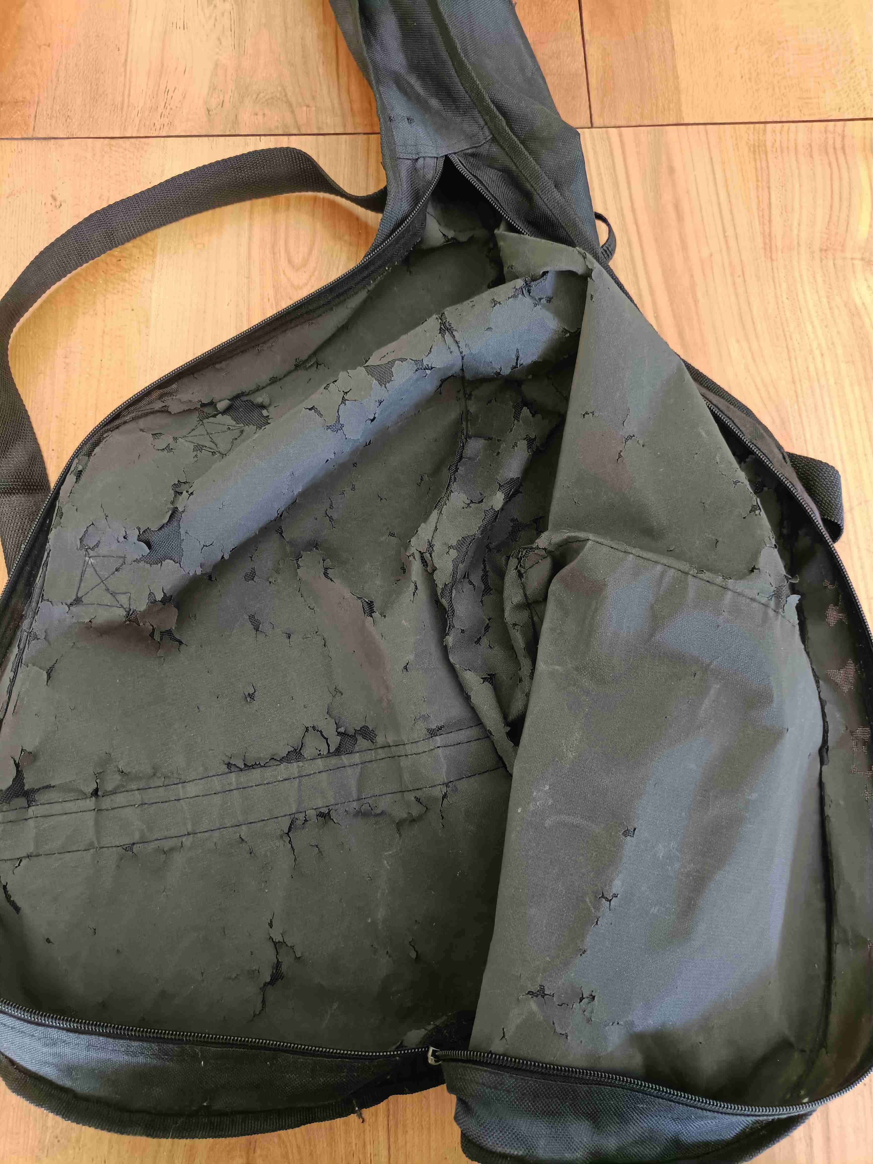 Funda negra para guitarra, marca Maxtone 360. - miniatura 3