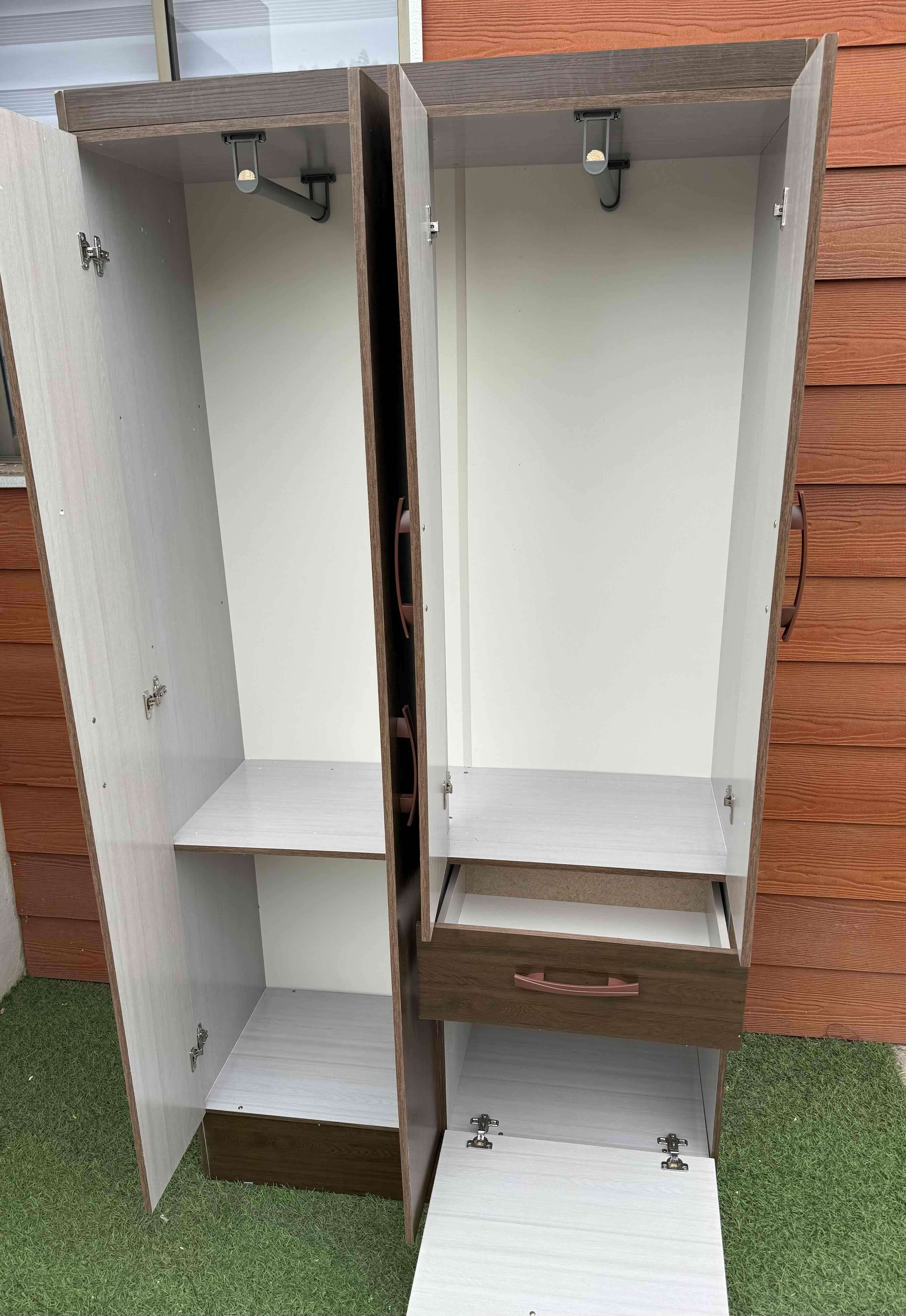 Armario de madera marrón - miniatura 4