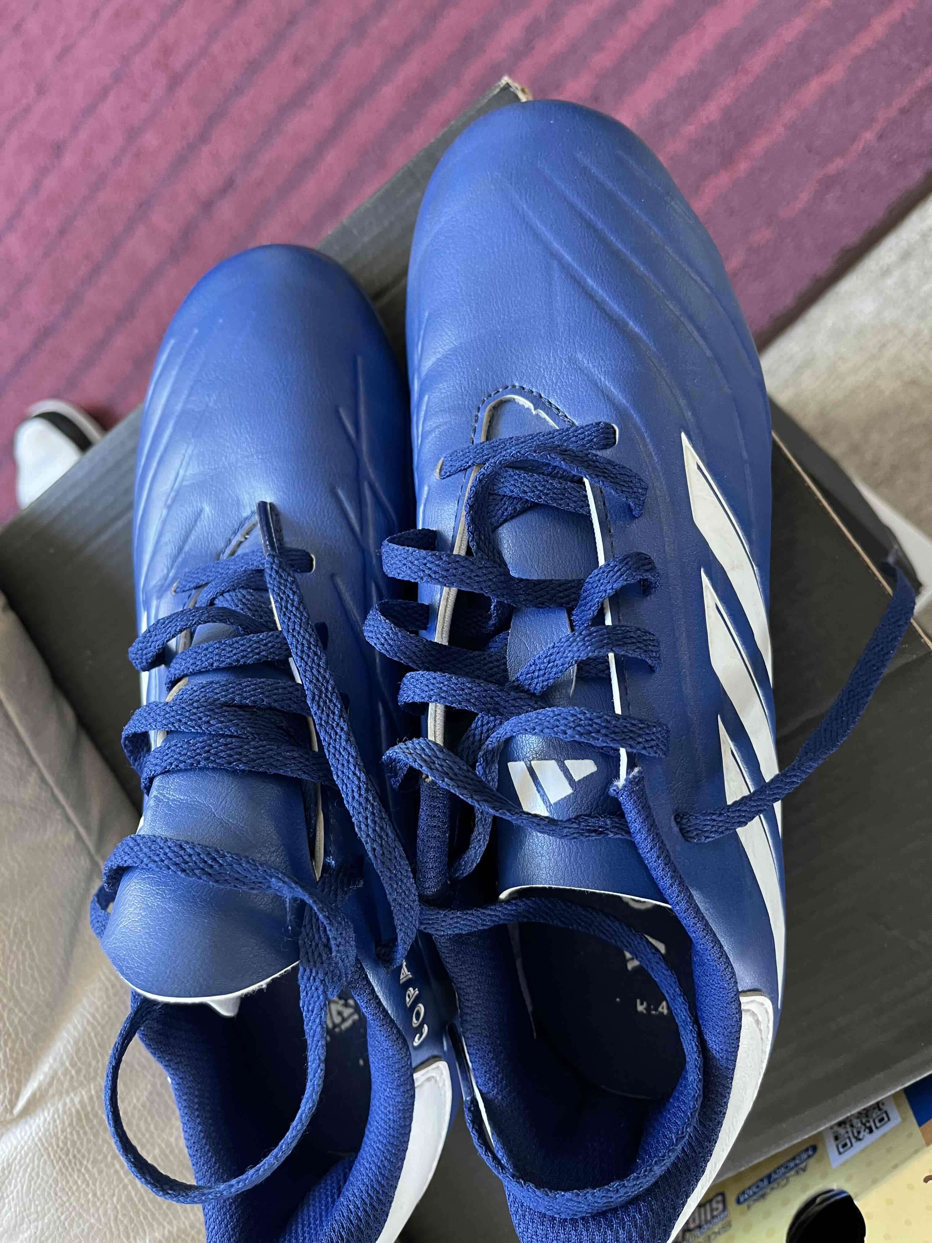 Zapato de fútbol Adidas Número 38 - miniatura 1