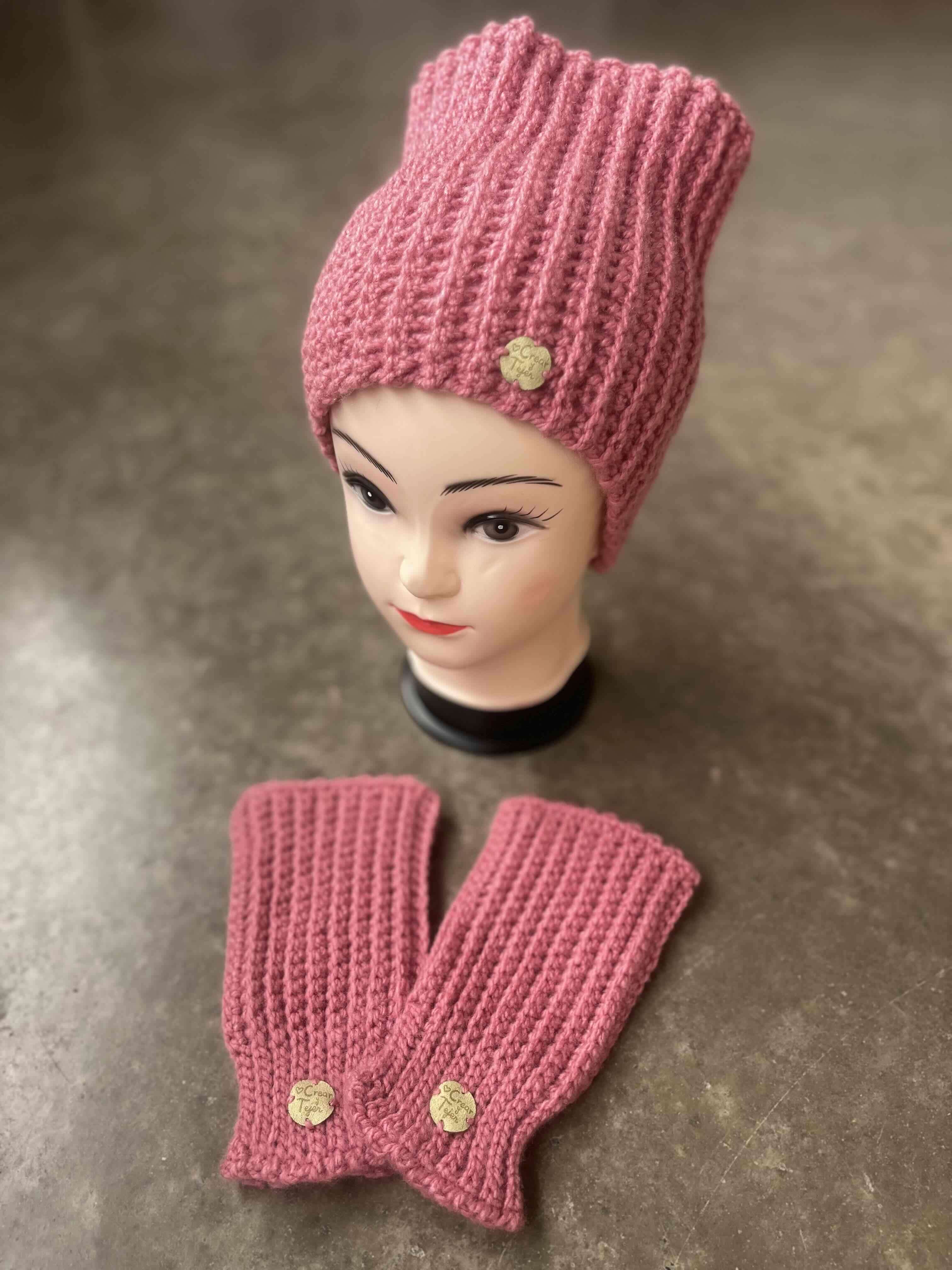 Conjunto de cuello y mitones tejidos - miniatura 3