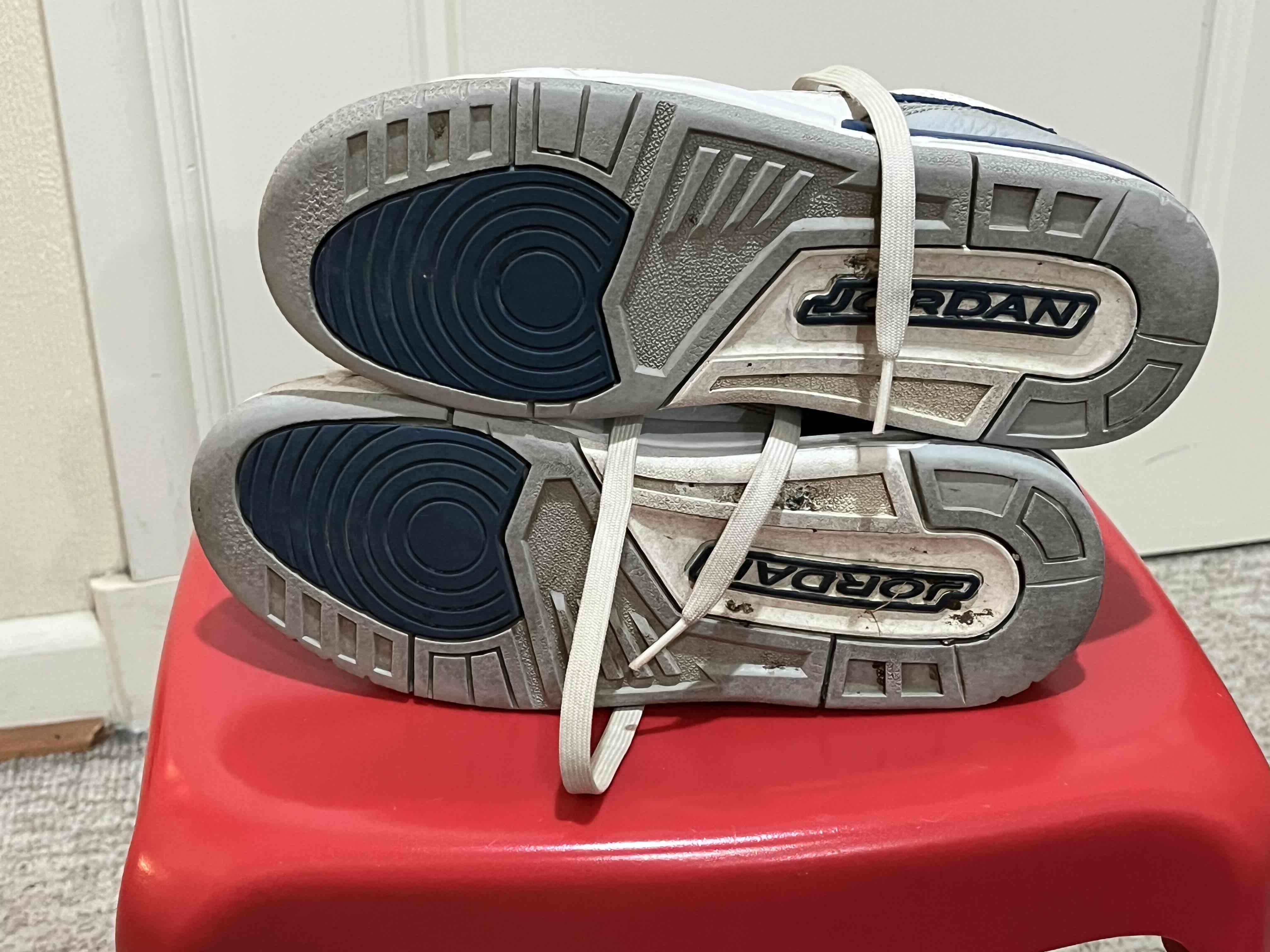 Zapatillas deportivas Jordan blancas - miniatura 1