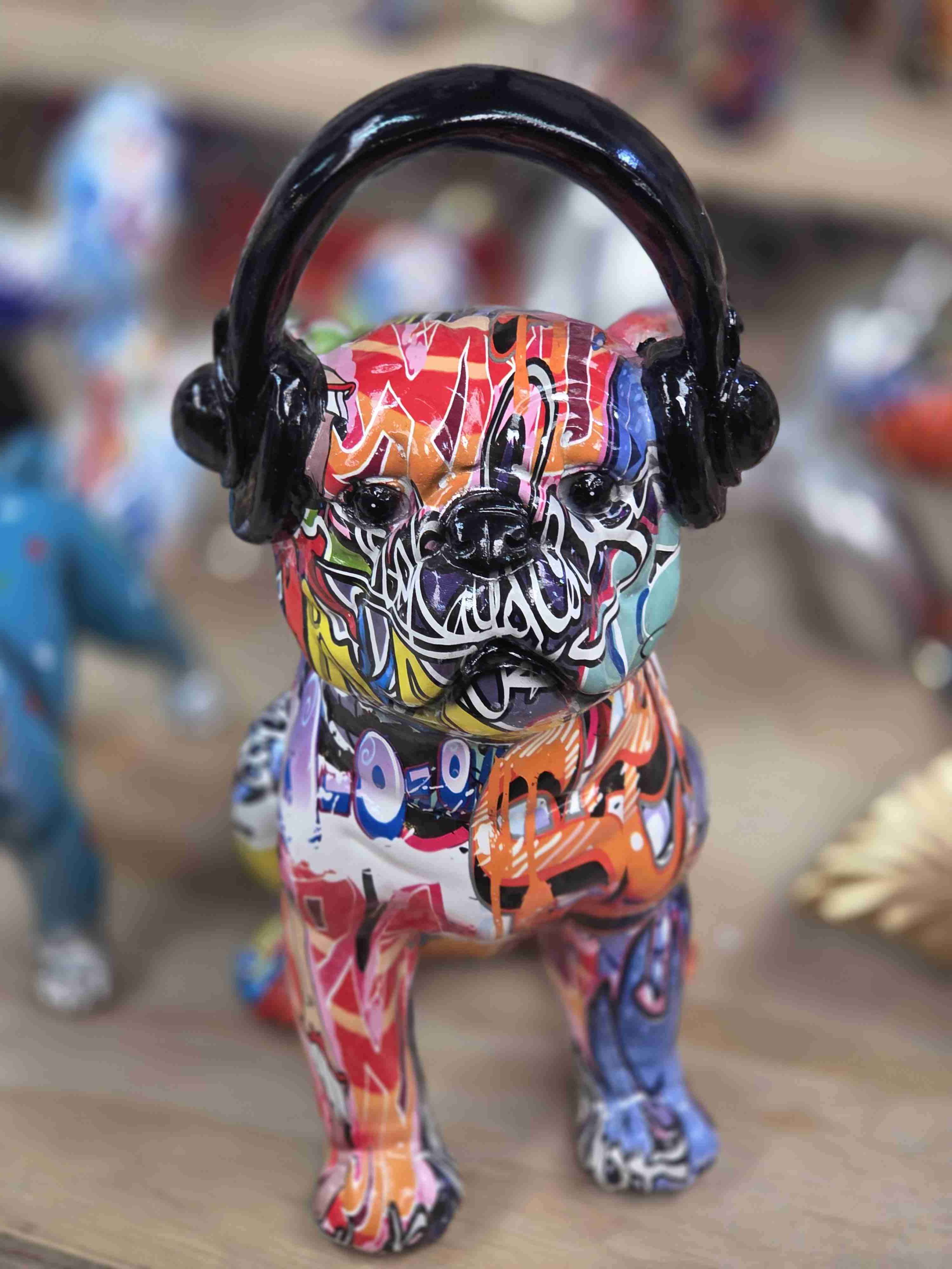 Escultura Bulldog con audífonos - miniatura 4