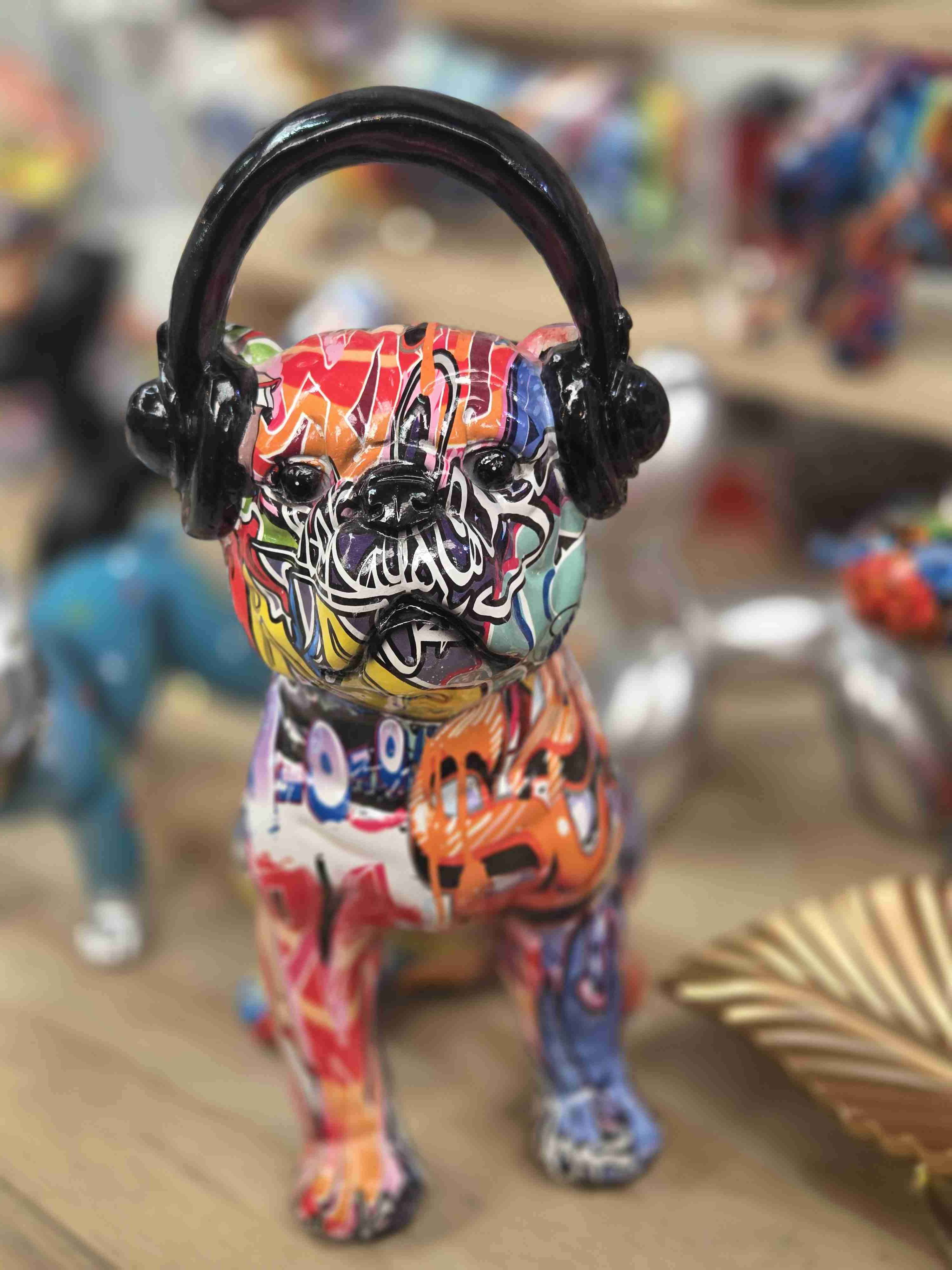 Escultura Bulldog con audífonos - miniatura 6