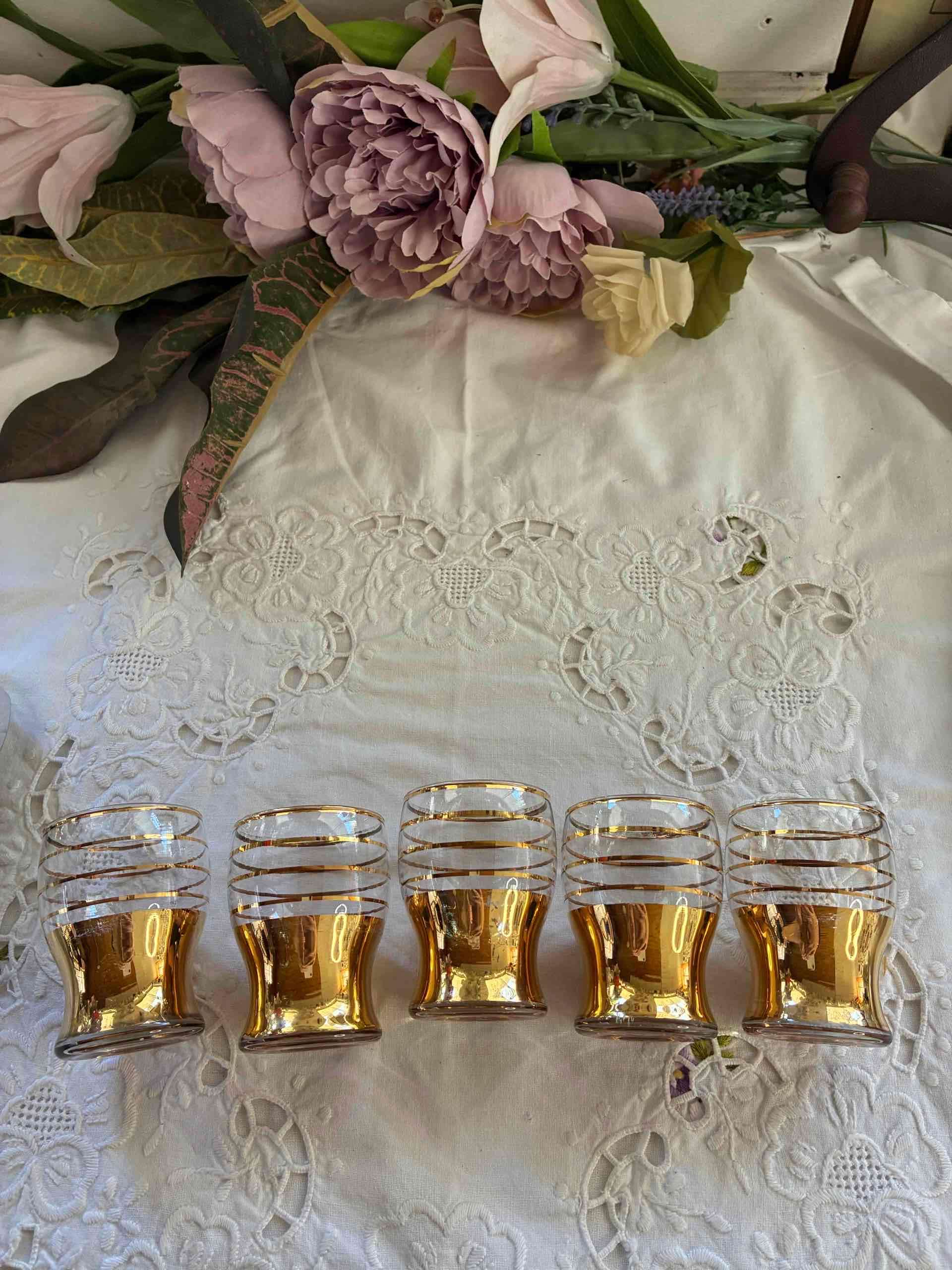 Set de vasos dorados vintage - miniatura 1