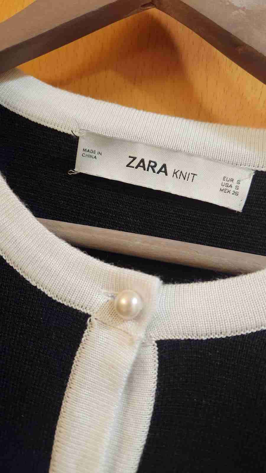Cardigan / chaleco negro Zara talla S - miniatura 3