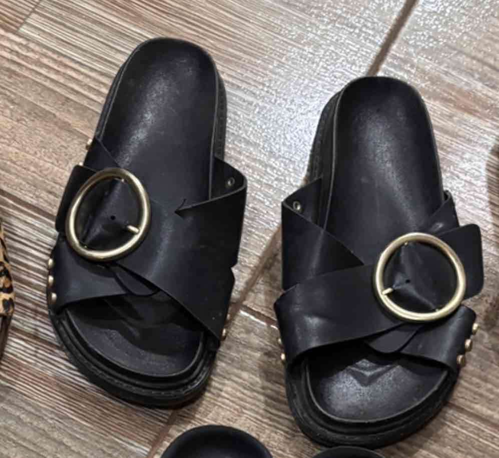 Sandalias diferentes tonos y estilos - miniatura 4