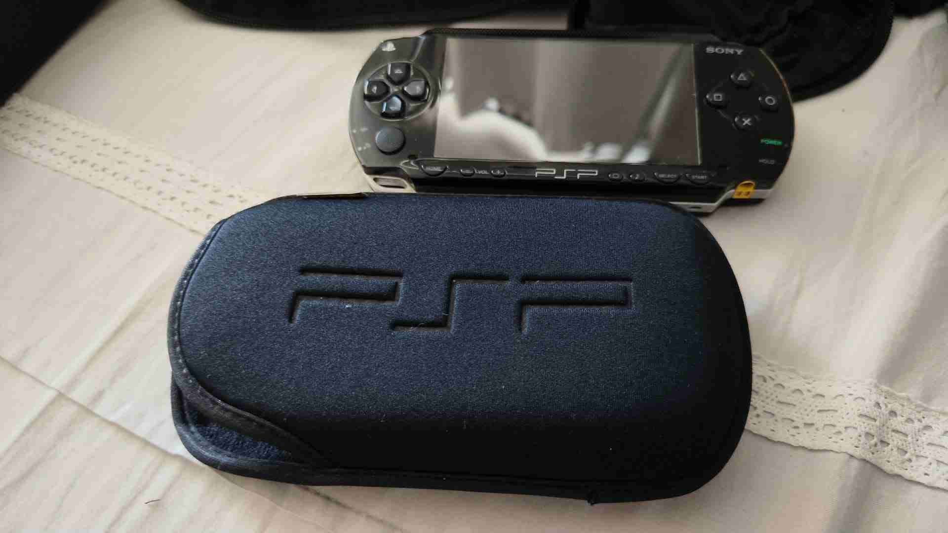 Consola portátil Sony PSP negra - miniatura 1