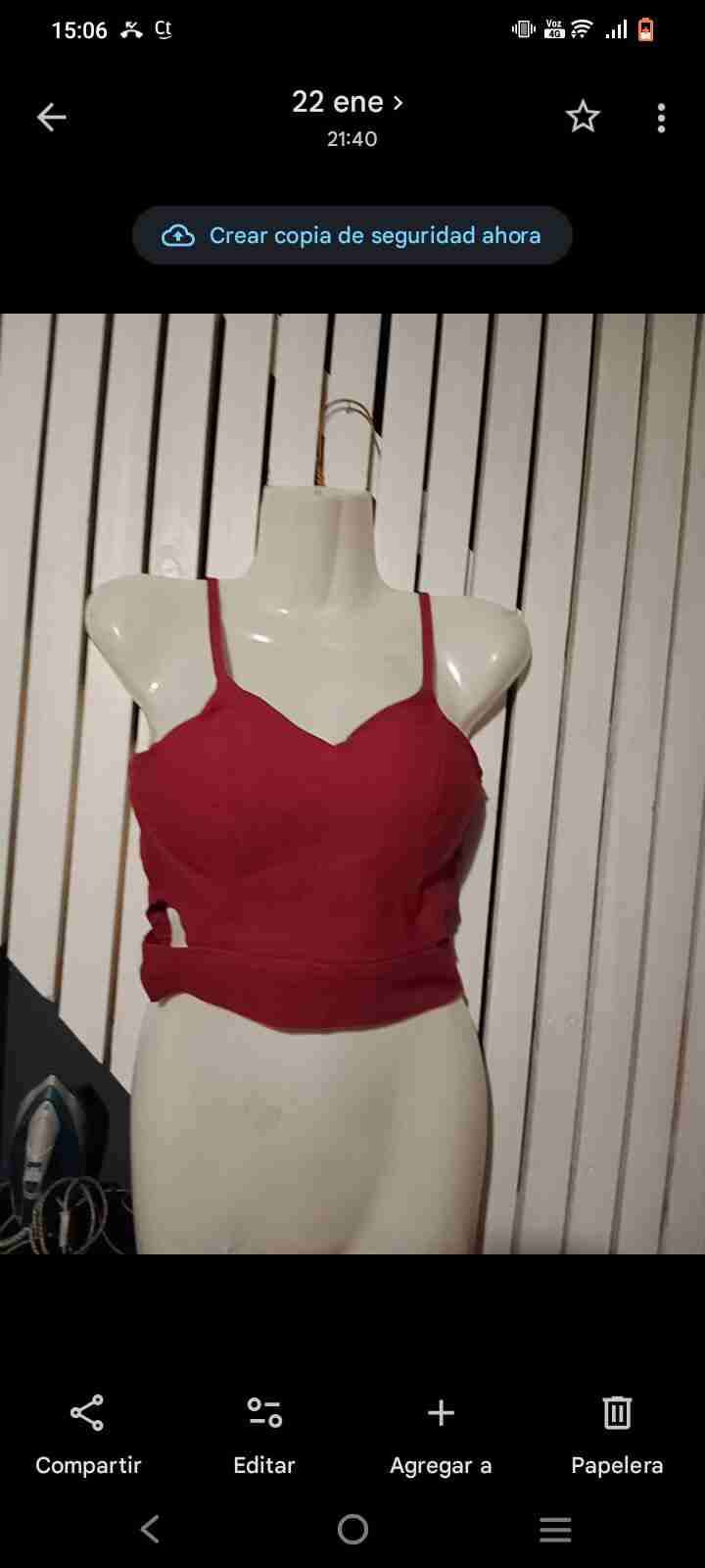 Top negro con cierre frontal - miniatura 3