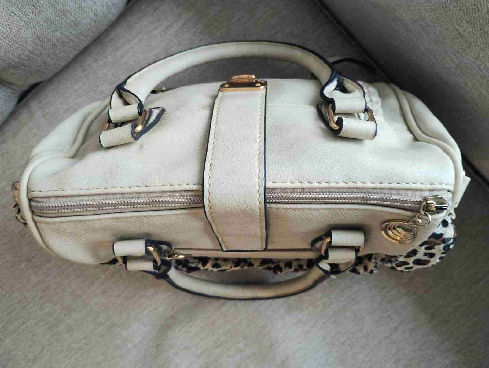 Bolso beige con detalles trenzados - miniatura 3