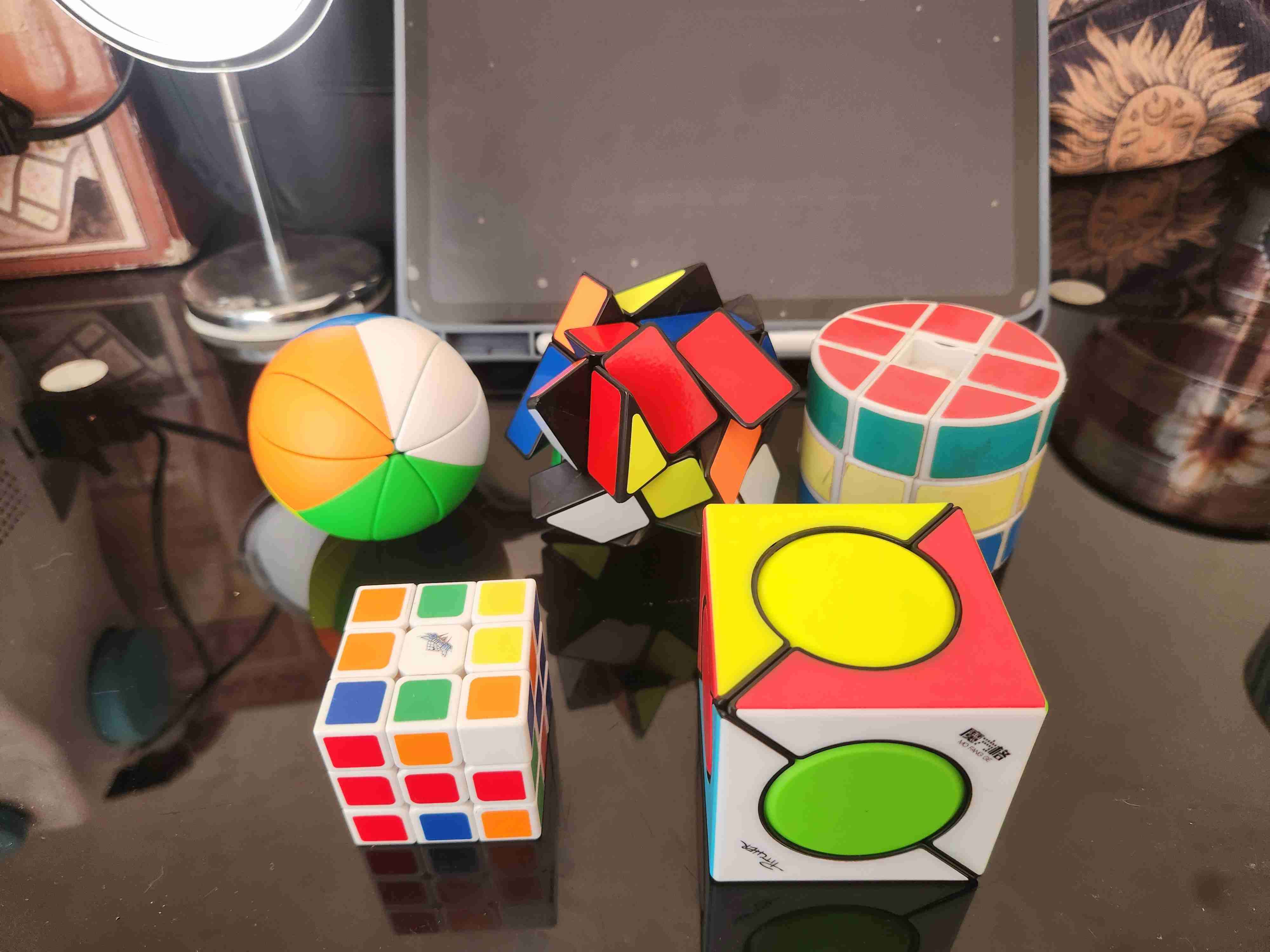 Set de cubos Rubik variados - miniatura 1