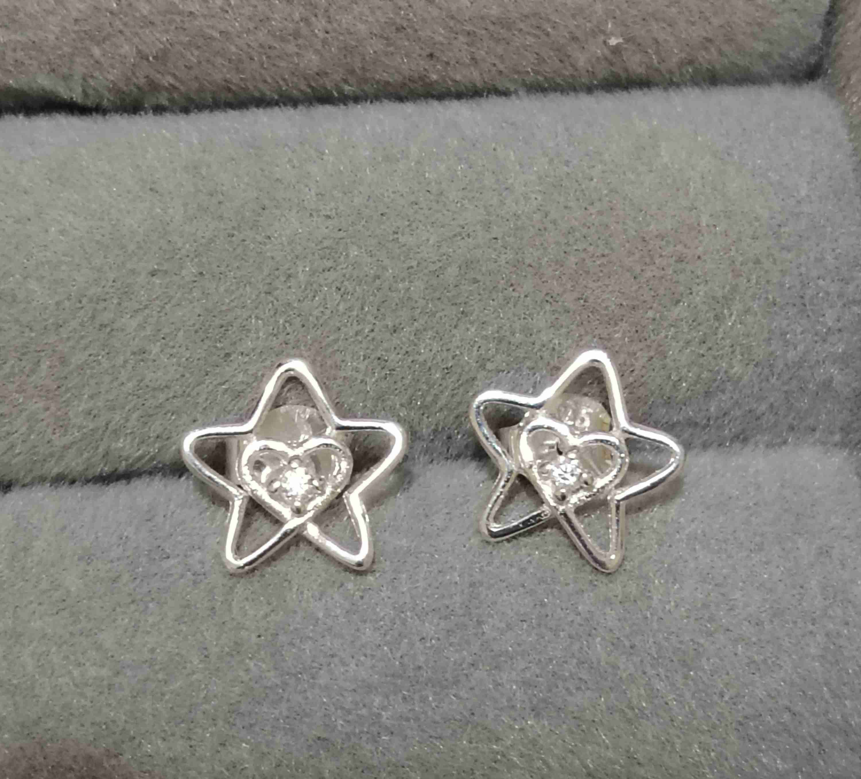 Aros de estrella con corazón