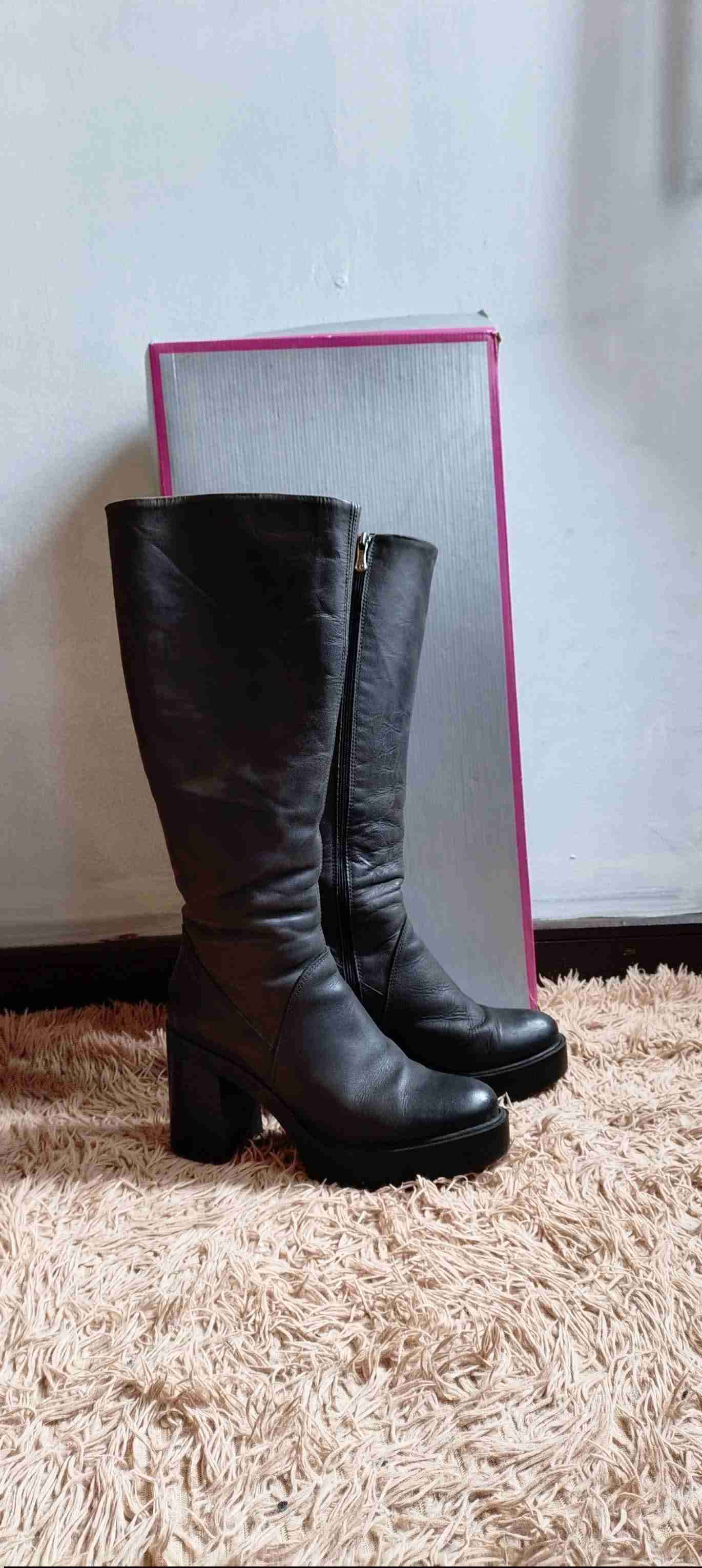 Botas altas negras de cuero - miniatura 2