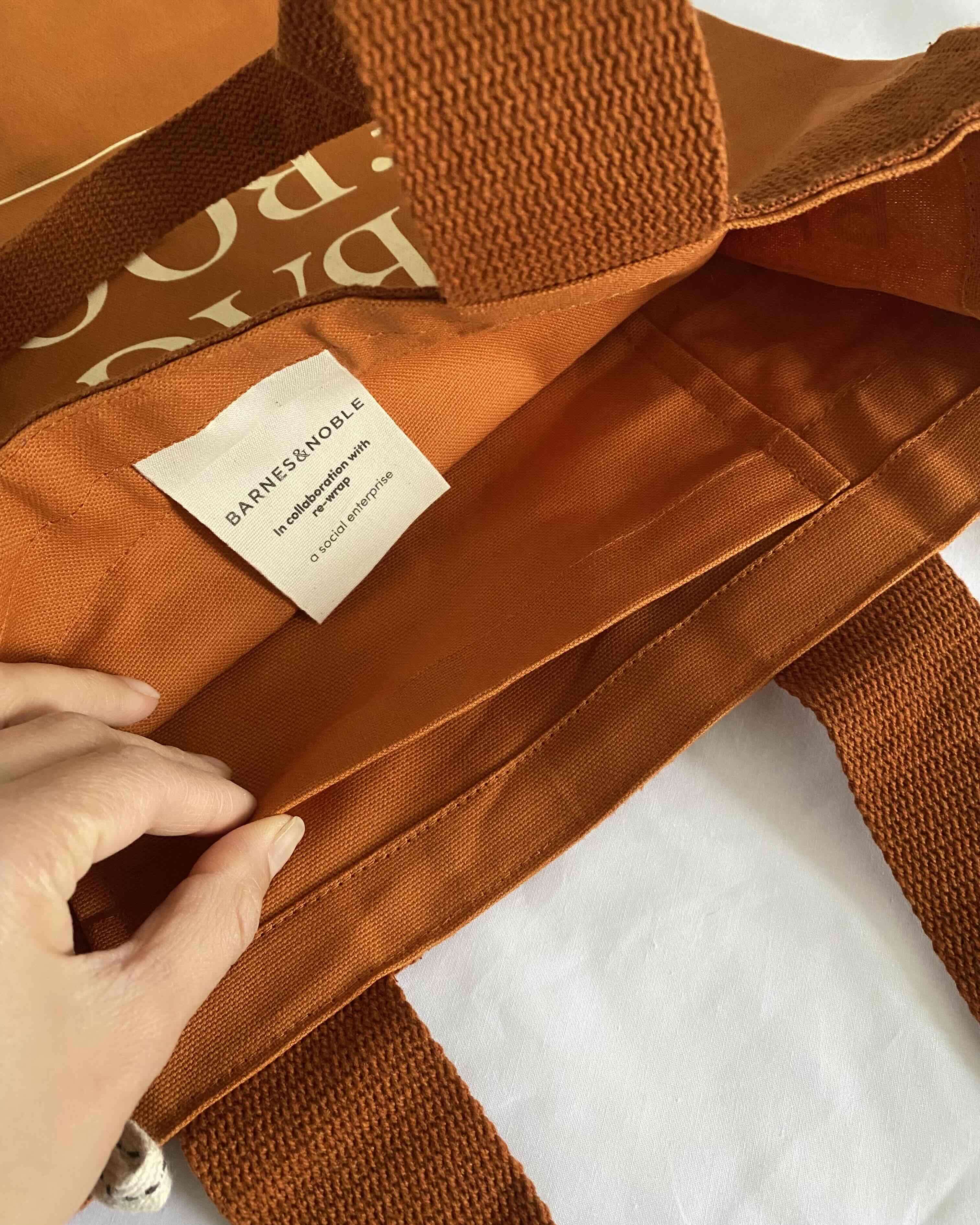 Tote bag 'A Bag of Books' Terracota - miniatura 6