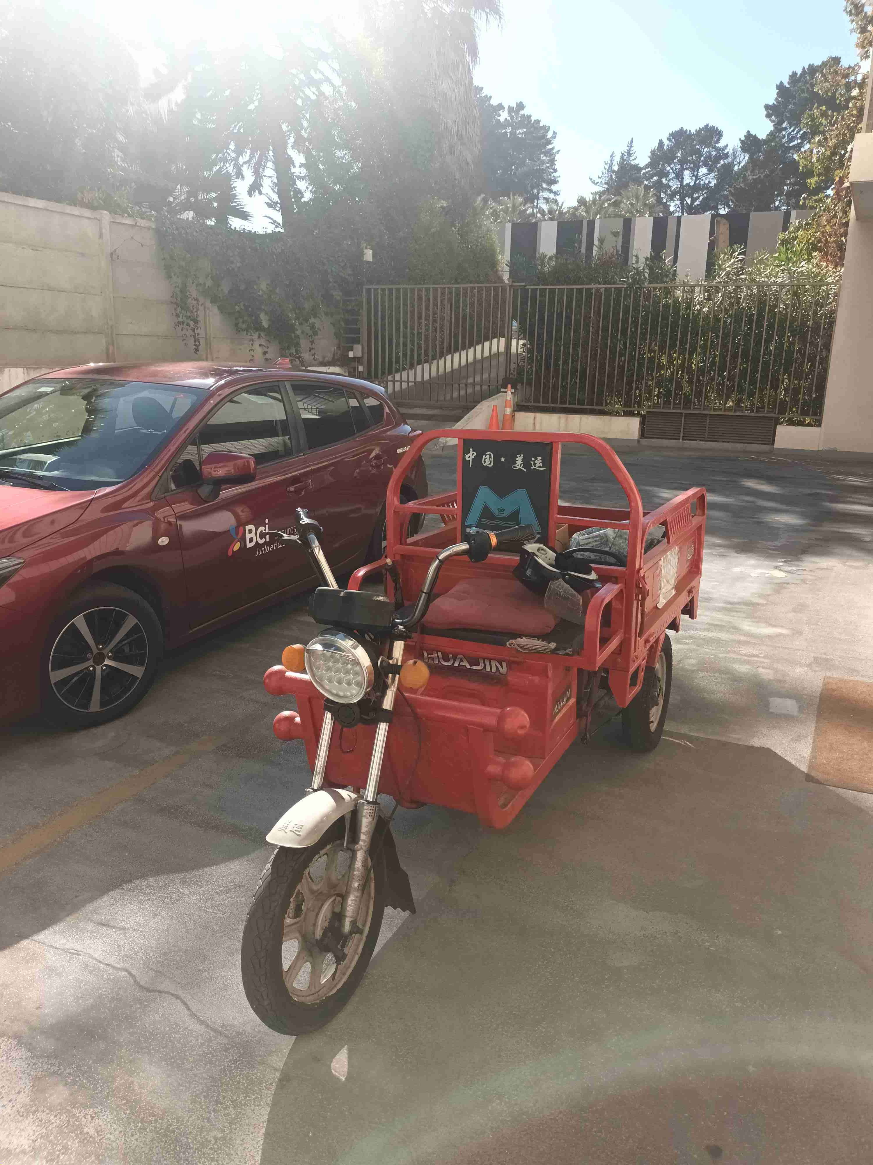Motocarro rojo usado en venta - miniatura 4