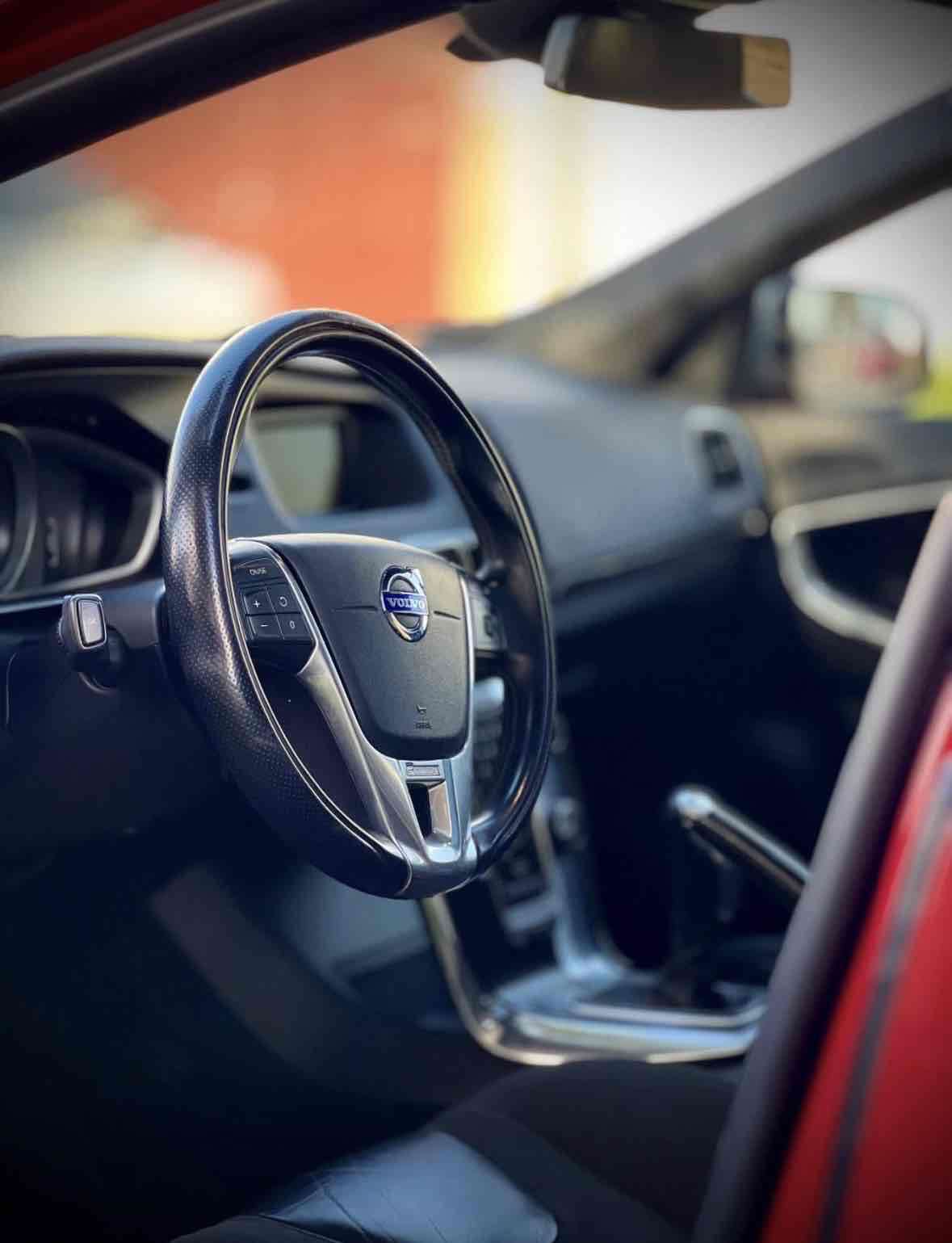 R-Design Volvo V40 - miniatura 2