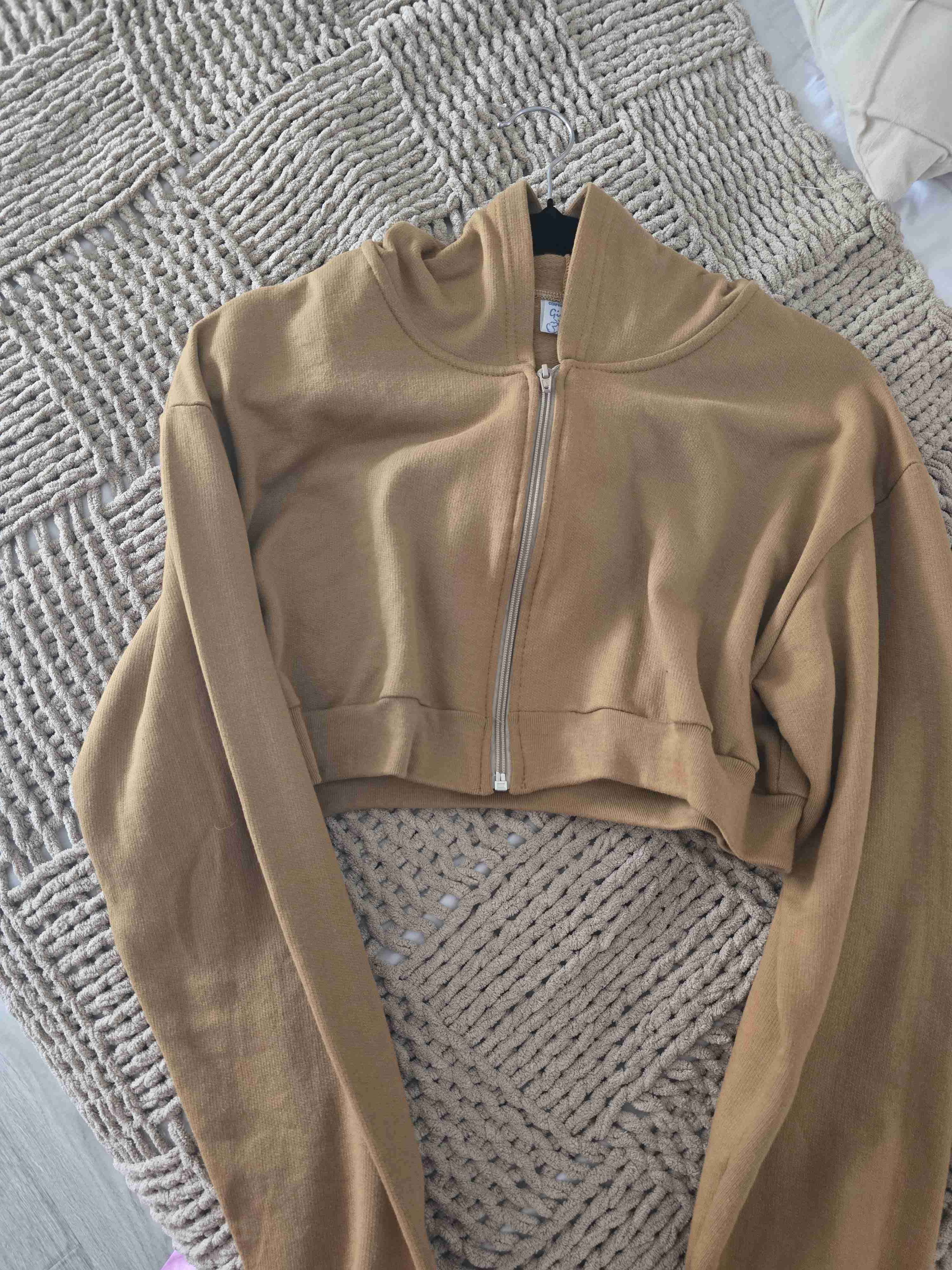 Polerón corto camel con cierre - miniatura 1