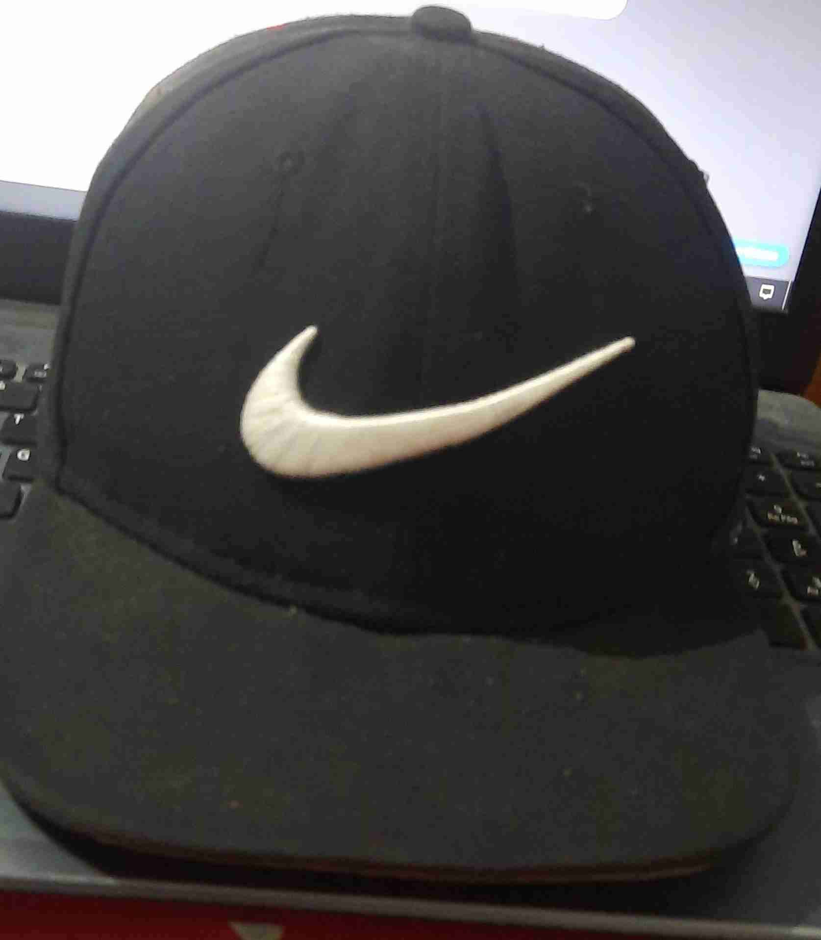 Gorro negro Nike con logo - miniatura 5