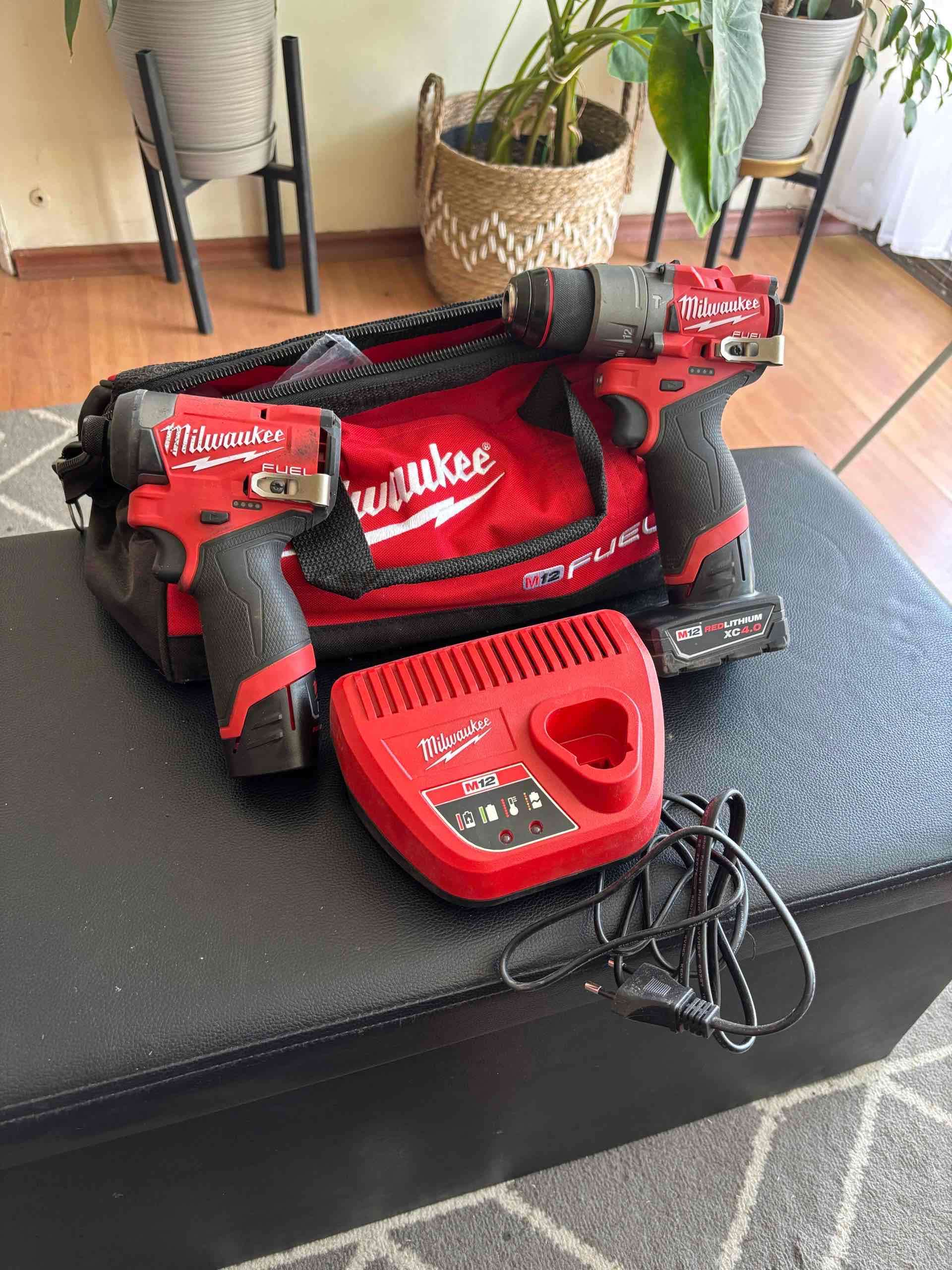 Set taladro y atornillador Milwaukee