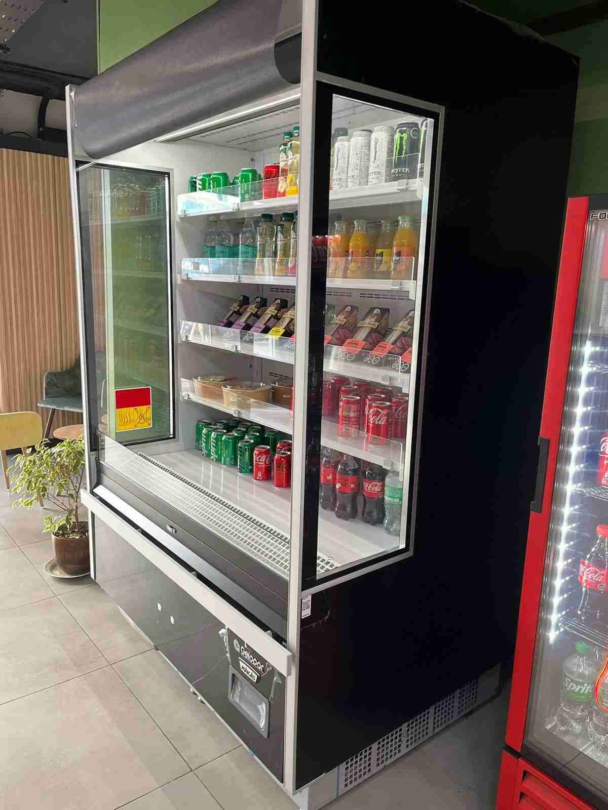 Refrigerador exhibidor con puerta de vidrio - miniatura 1