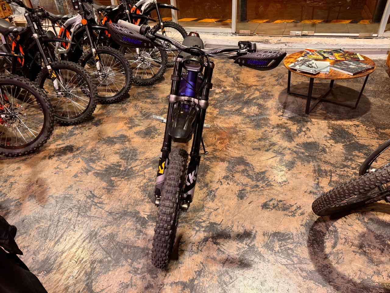 Moto  eléctrica de montaña - miniatura 3