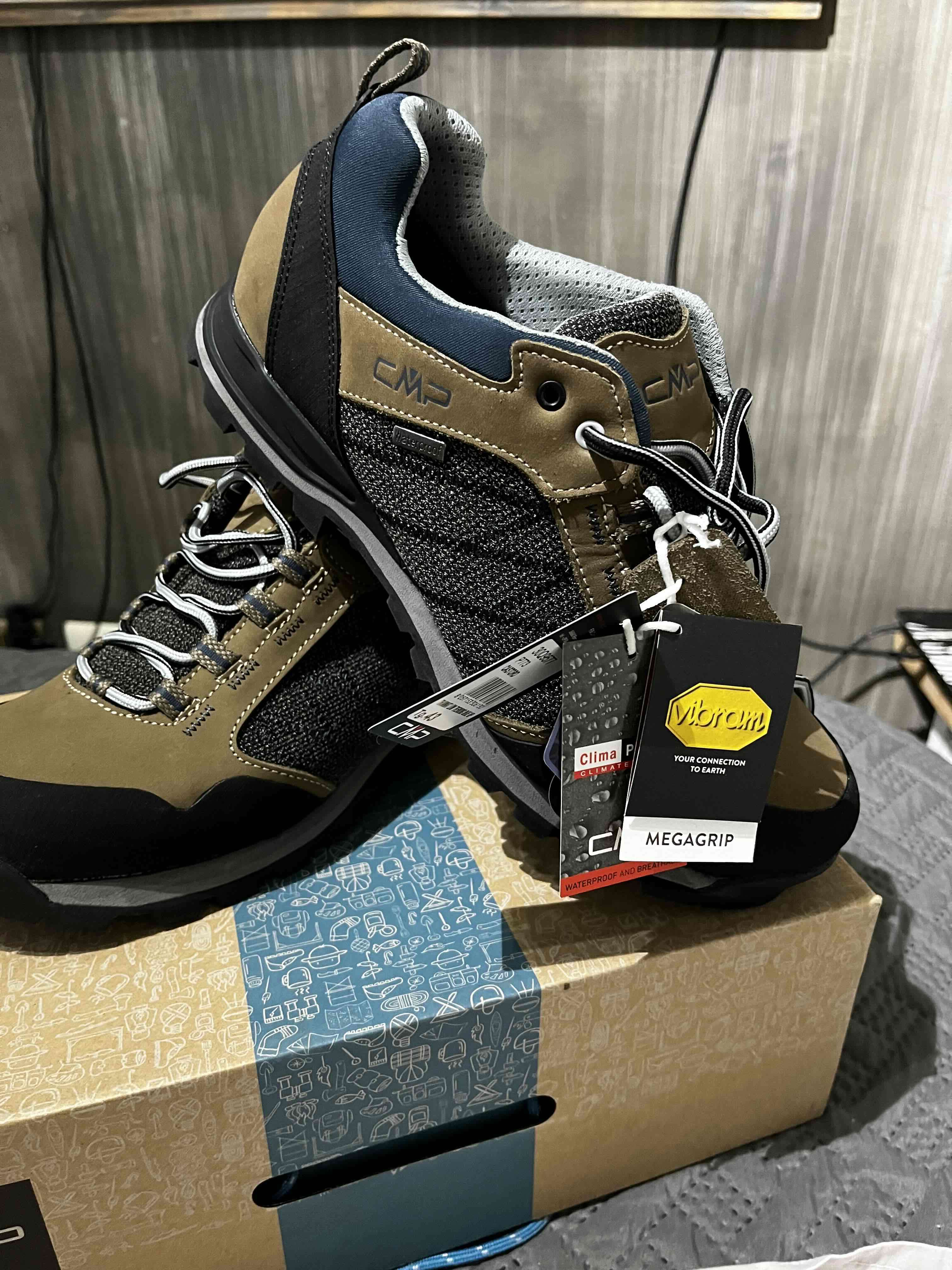 Zapato trekking CMP nuevo talla 42 - miniatura 1