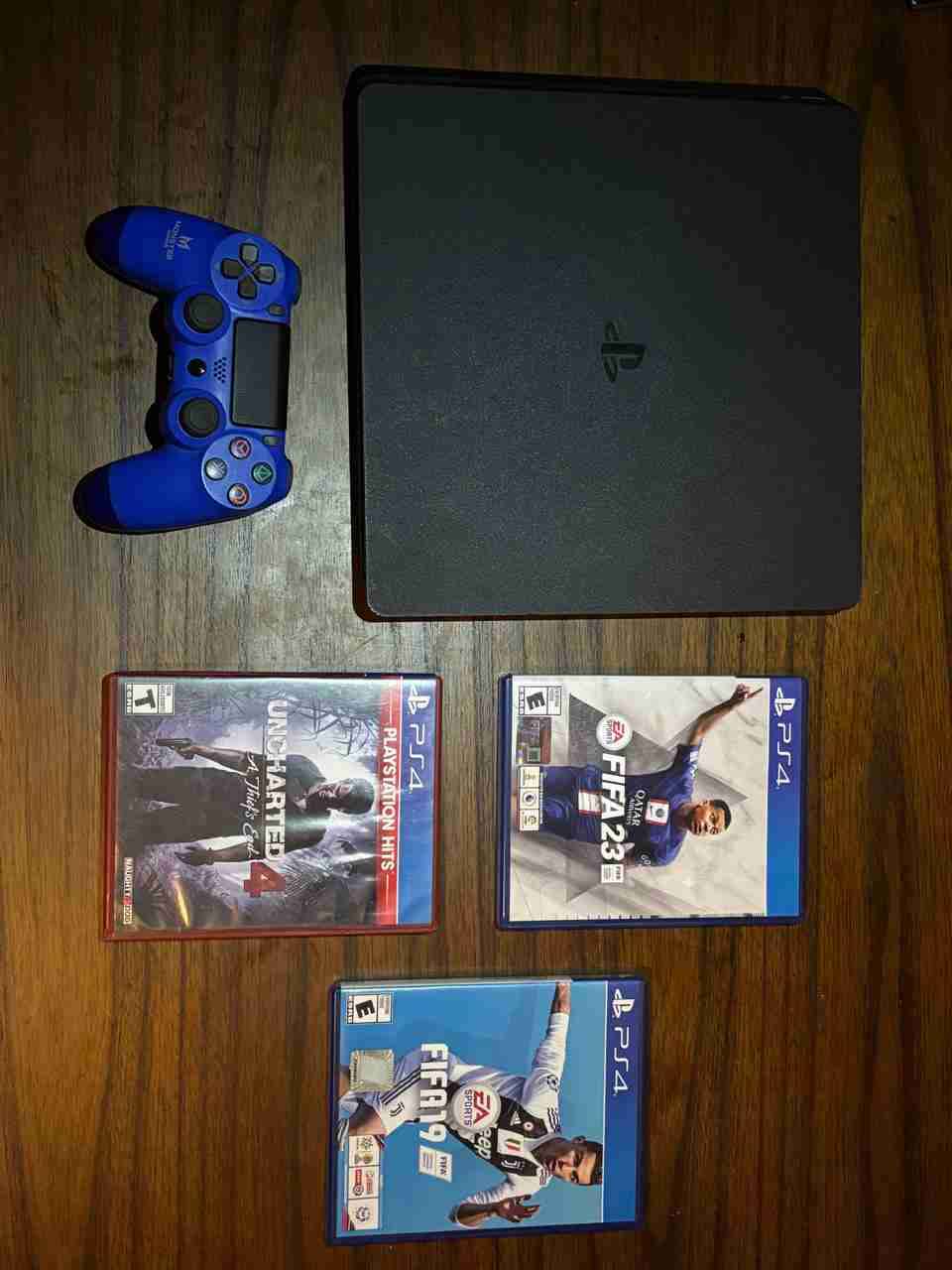 Consola PS4 con juegos y control - miniatura 4