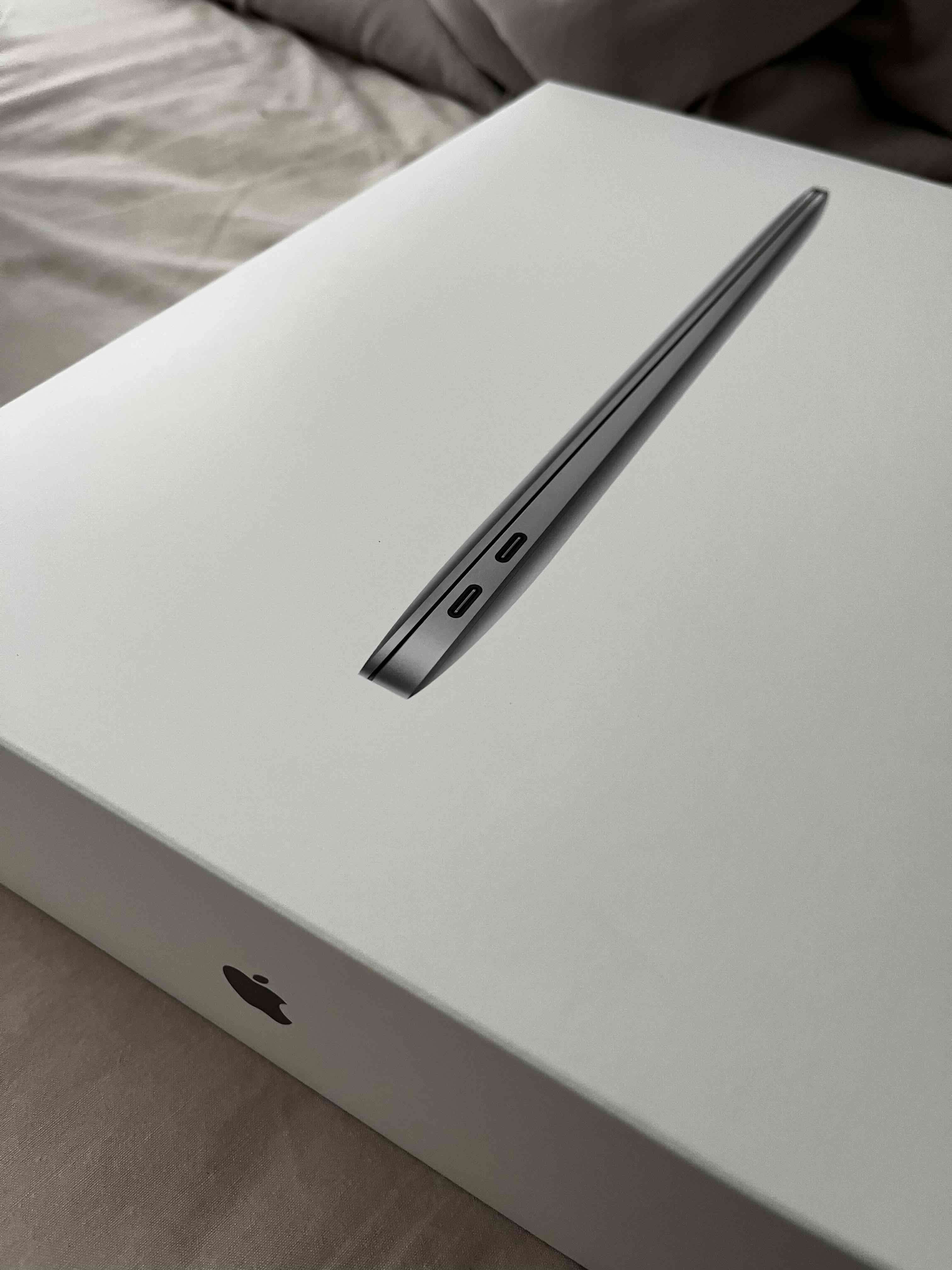 MacBook Air nuevo en caja 13 /8 gb /256 - miniatura 1