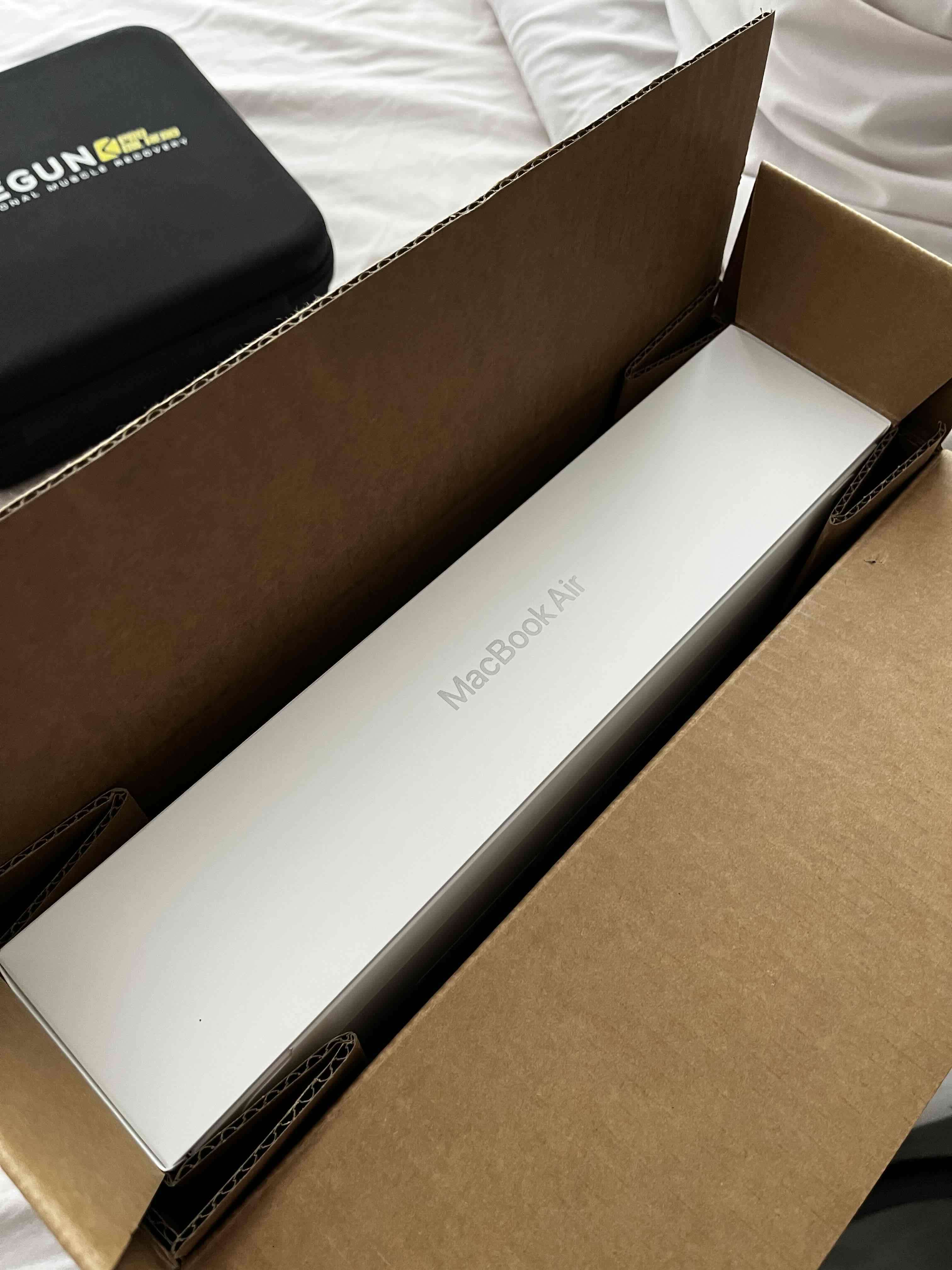 MacBook Air nuevo en caja 13 /8 gb /256 - miniatura 4