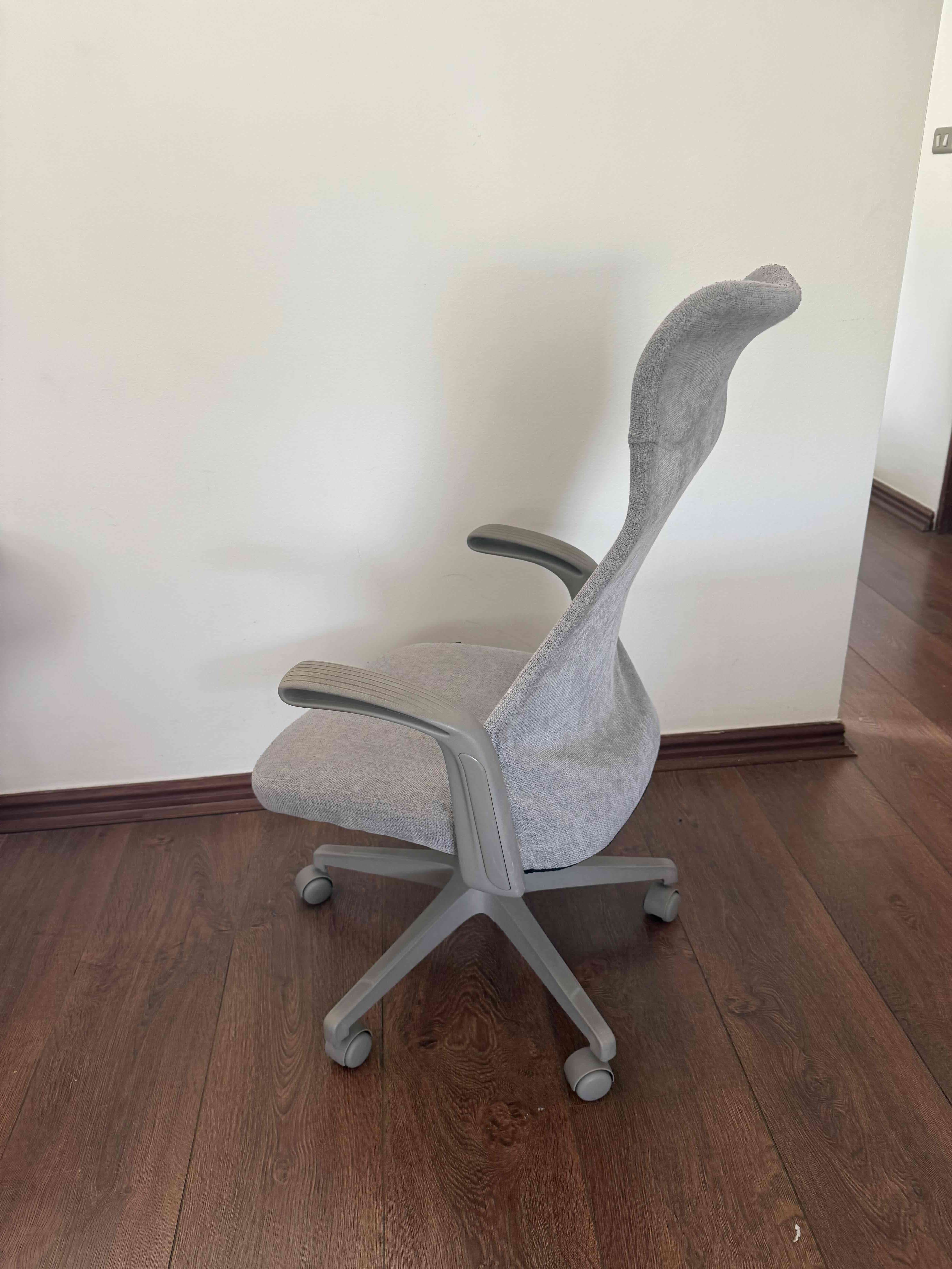 Silla de oficina gris claro - miniatura 2