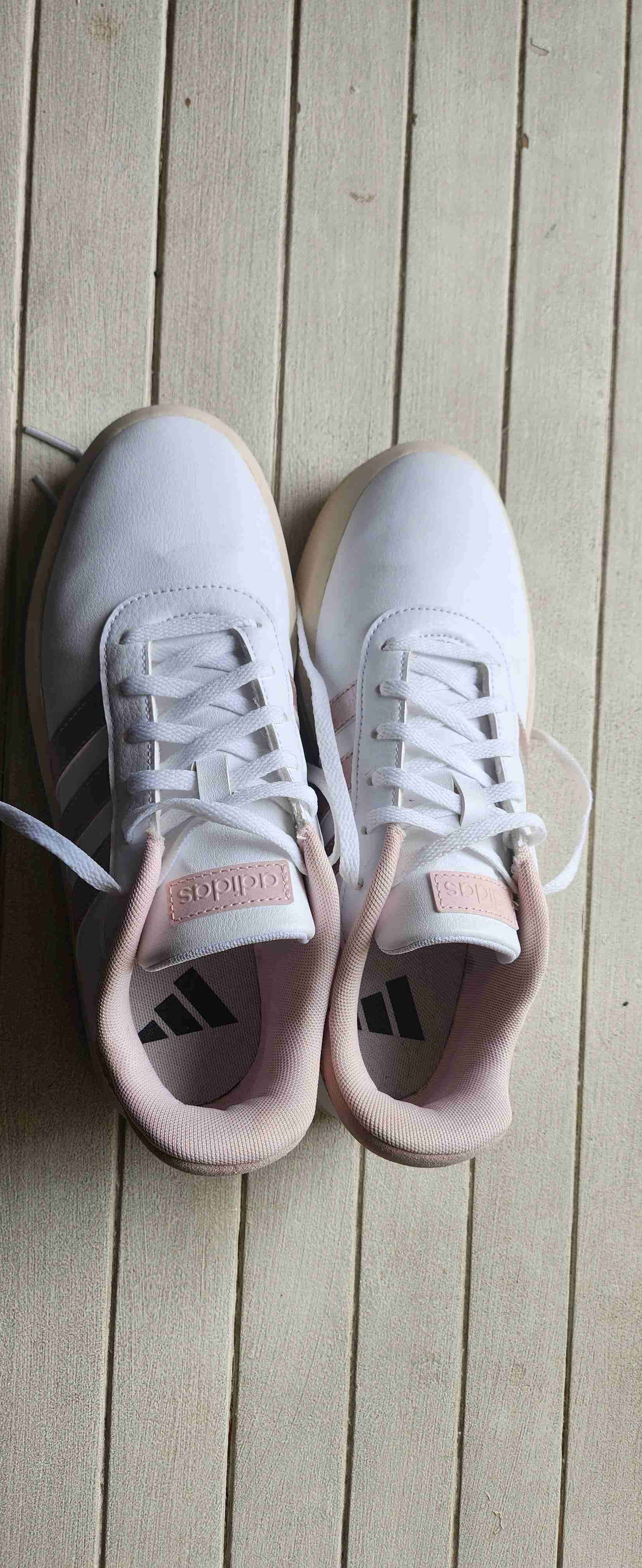 Zapatillas blancas marca Adidas - miniatura 1