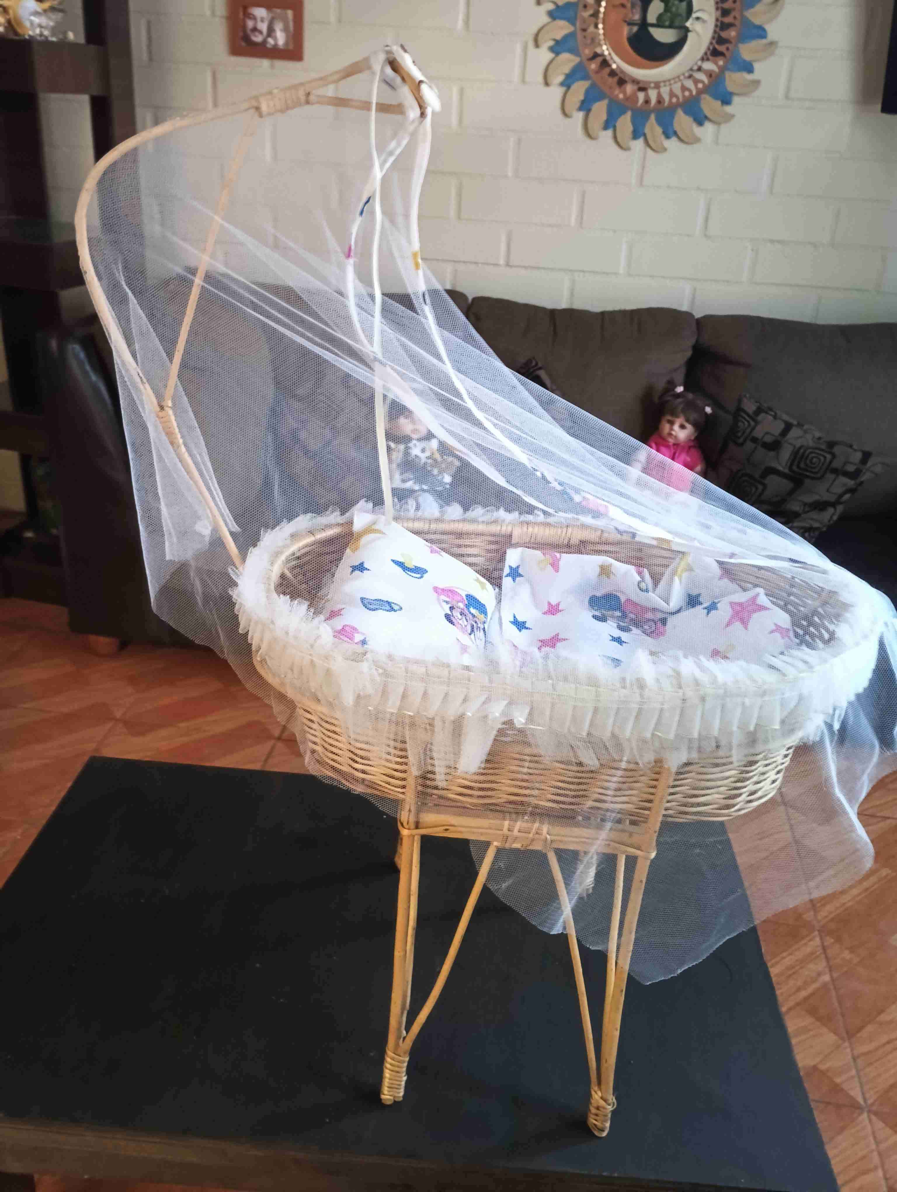 Cuna moisés de mimbre con mosquitero - miniatura 1