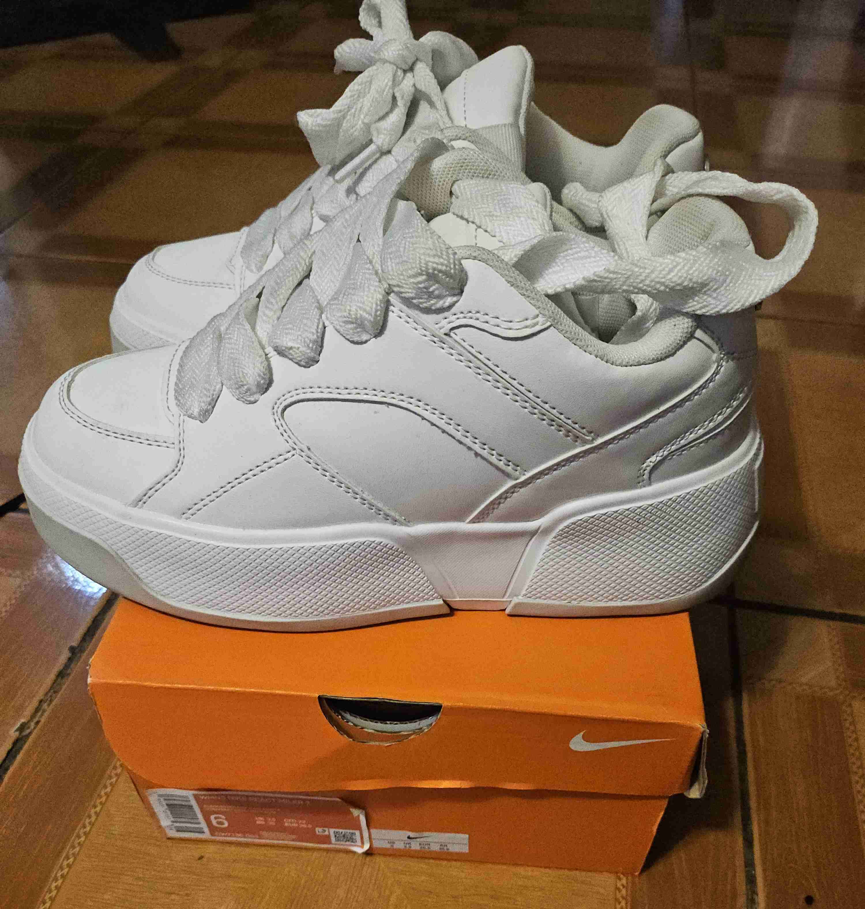 Zapatillas blancas Studio F - miniatura 1