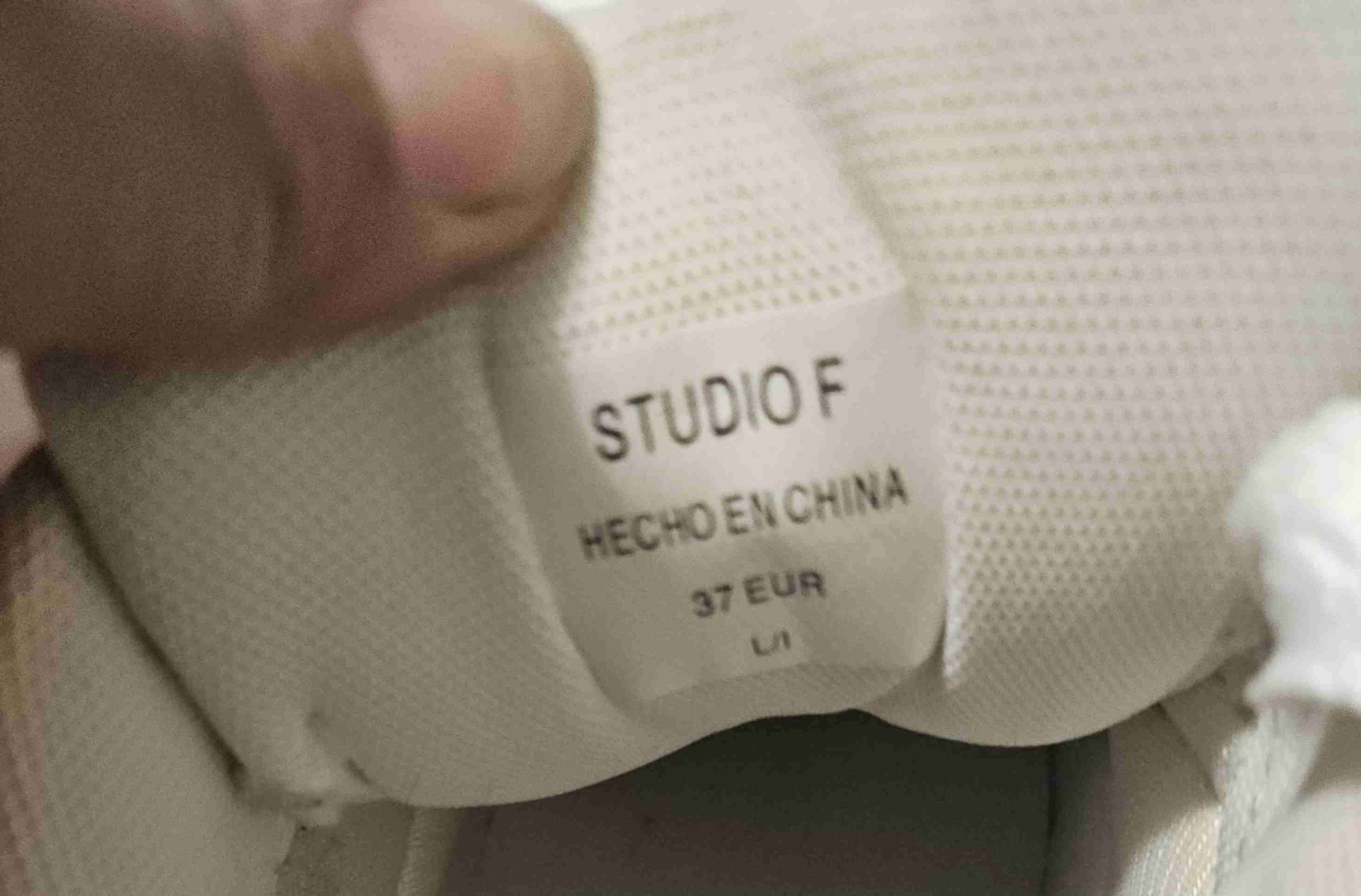 Zapatillas blancas Studio F - miniatura 3