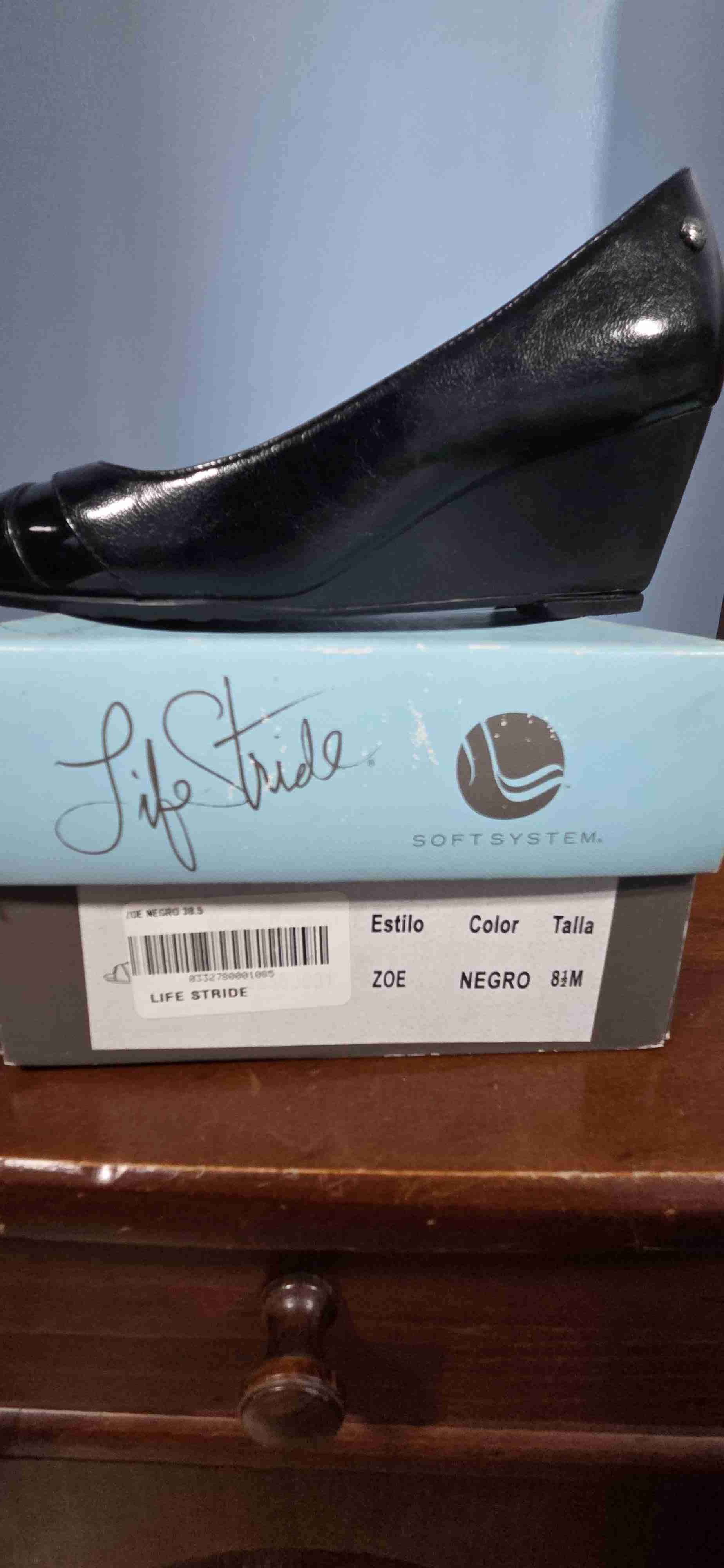 Zapatos de tacón negro abierto - miniatura 2