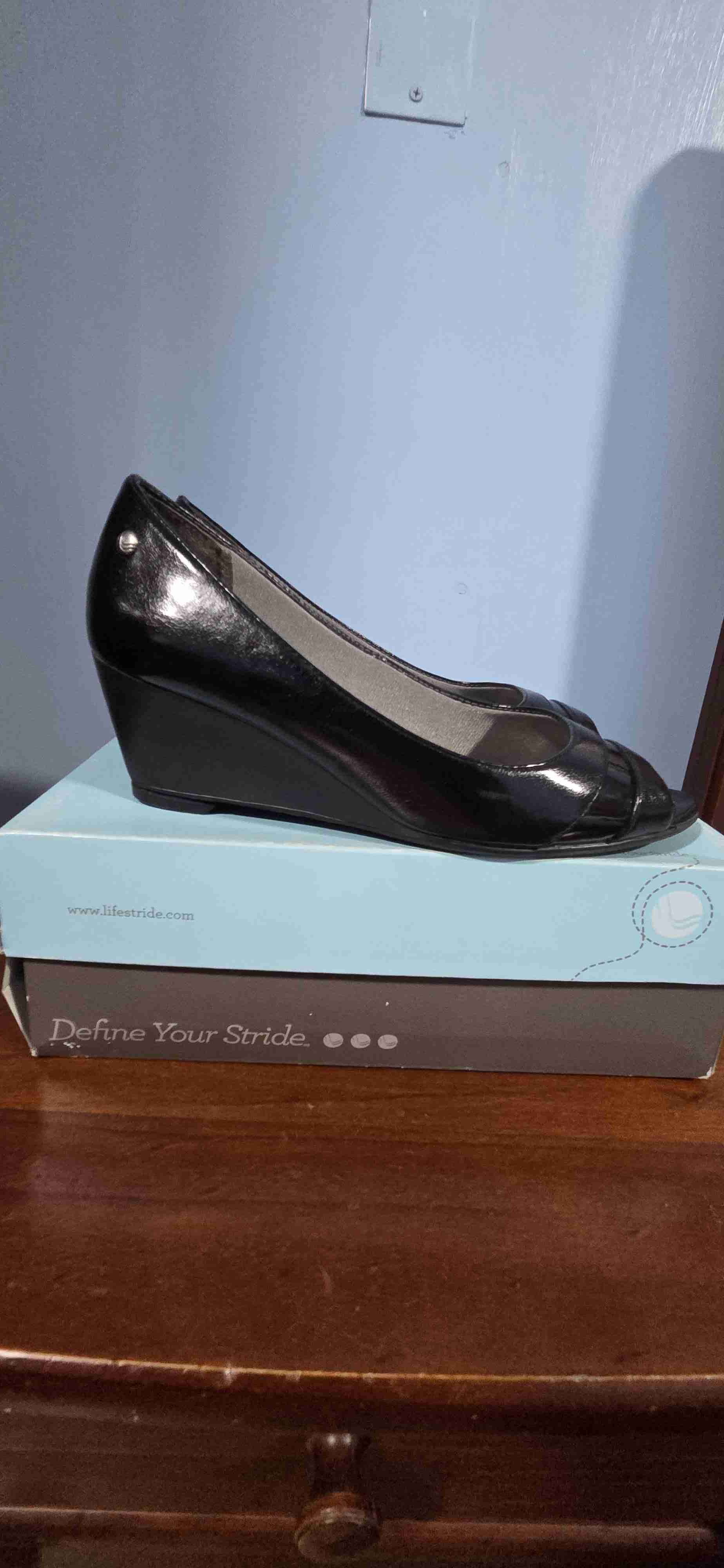 Zapatos de tacón negro abierto - miniatura 3