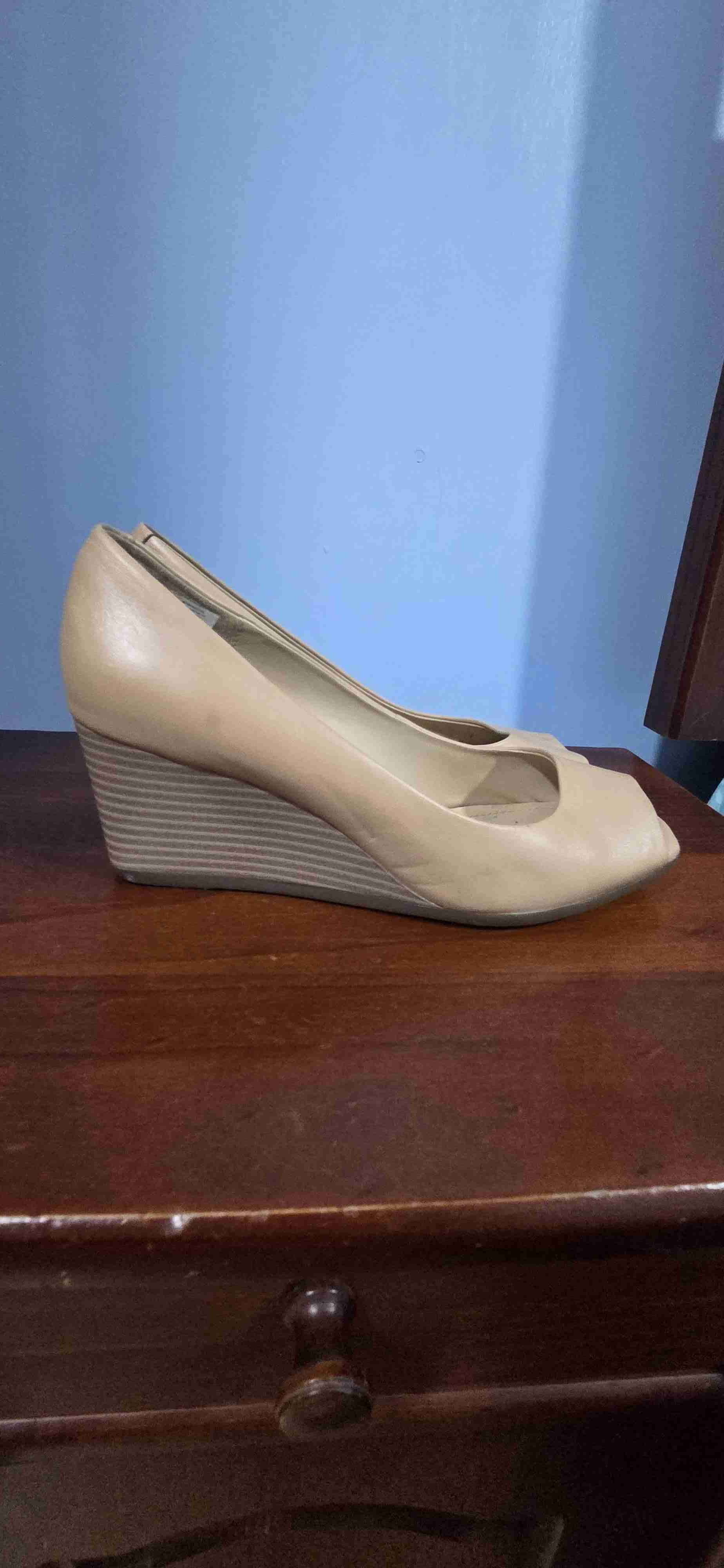 Zapato taco cuña beige - miniatura 1