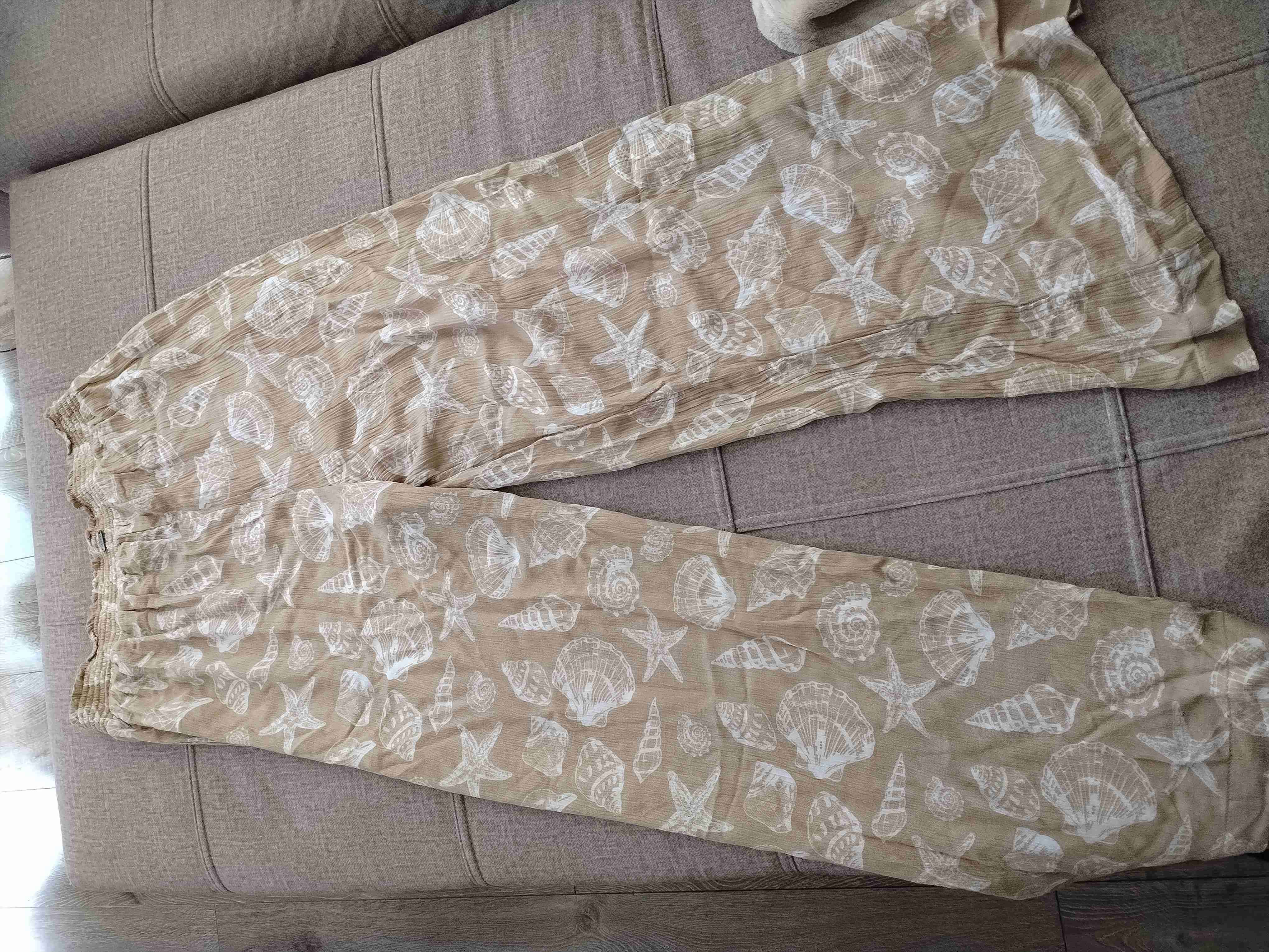 Pantalones beige estampado de conchas - miniatura 2