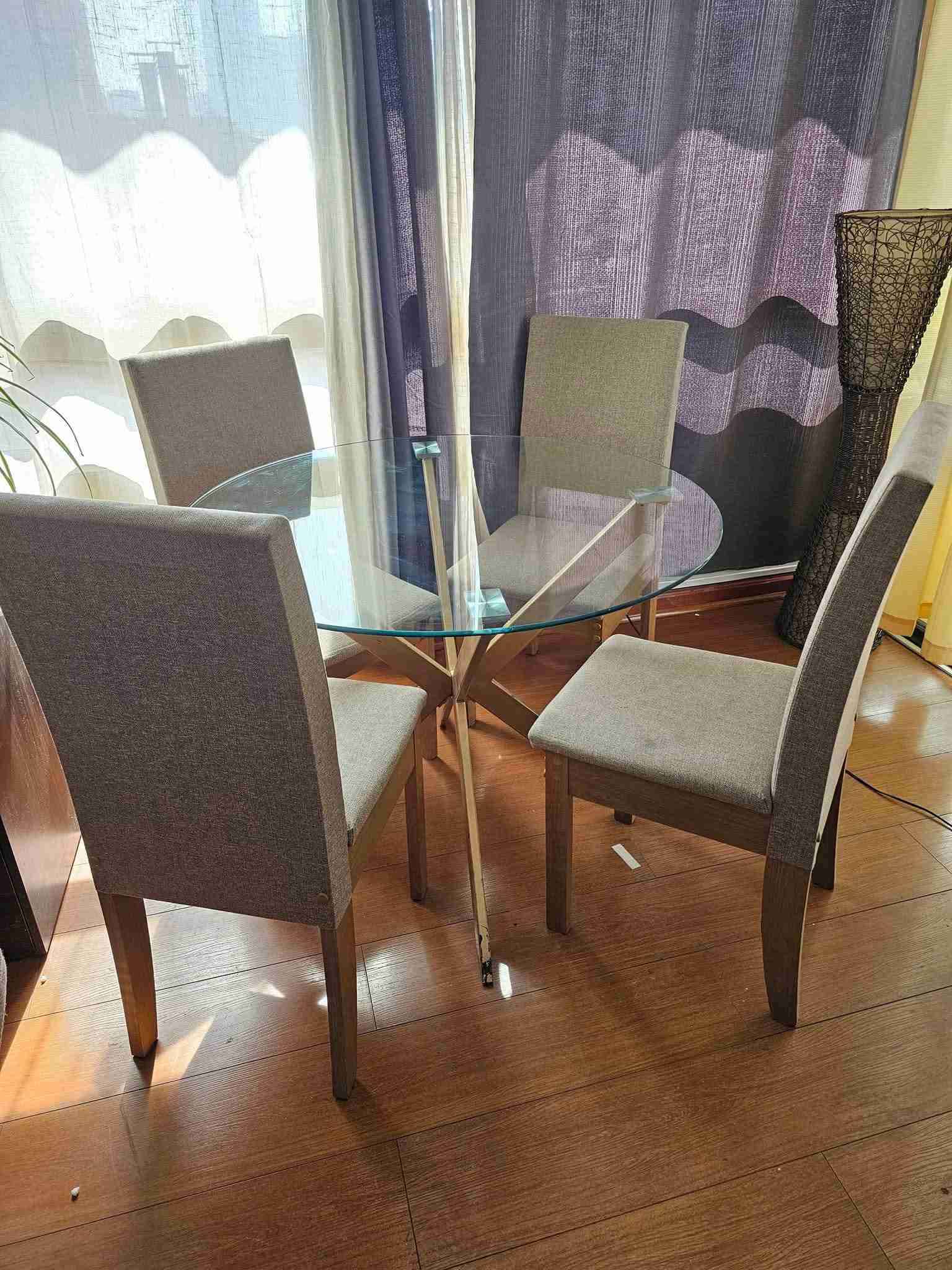 Mesa de comedor redonda de vidrio - miniatura 3