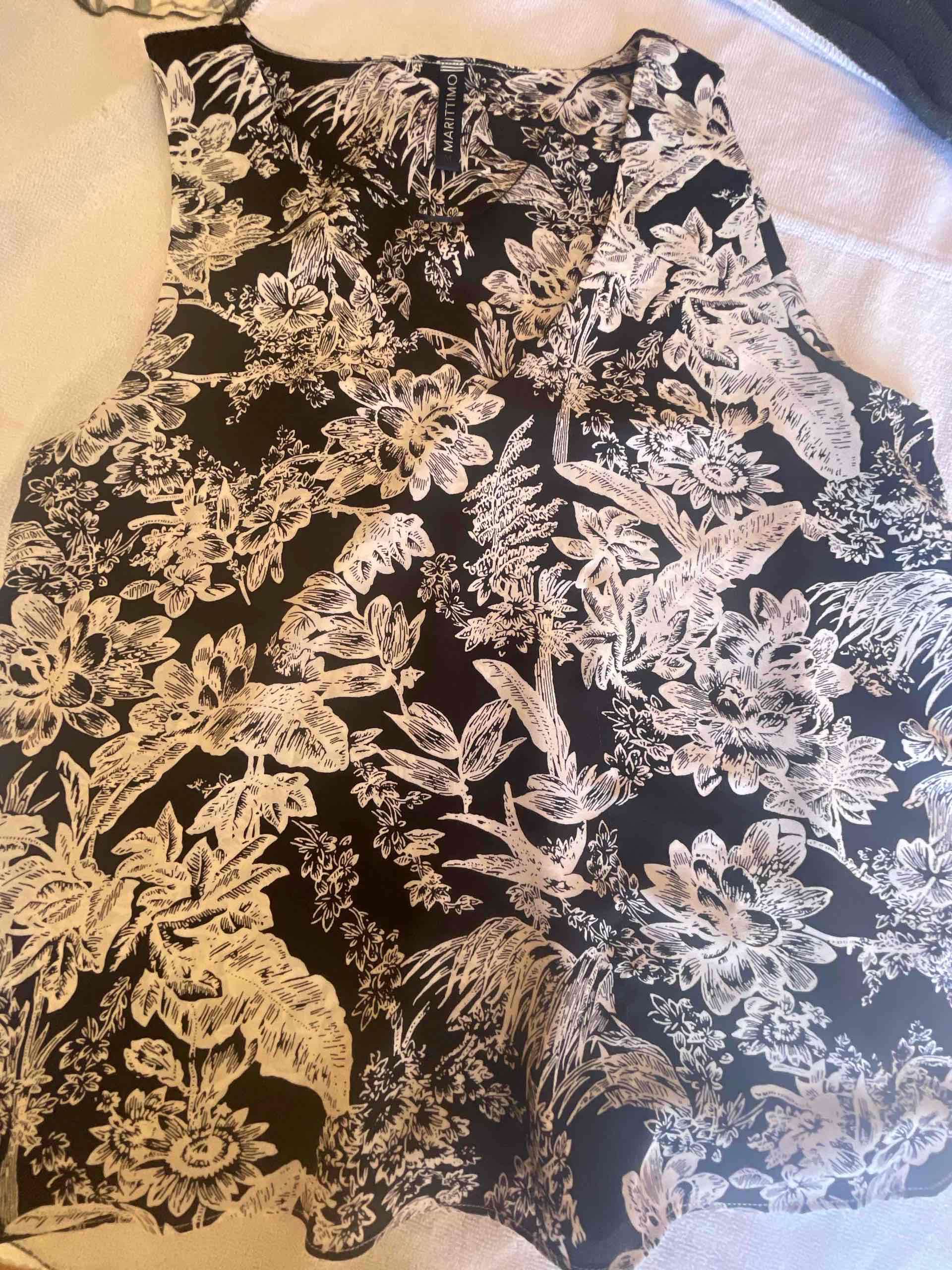 Blusa floral sin mangas - miniatura 1