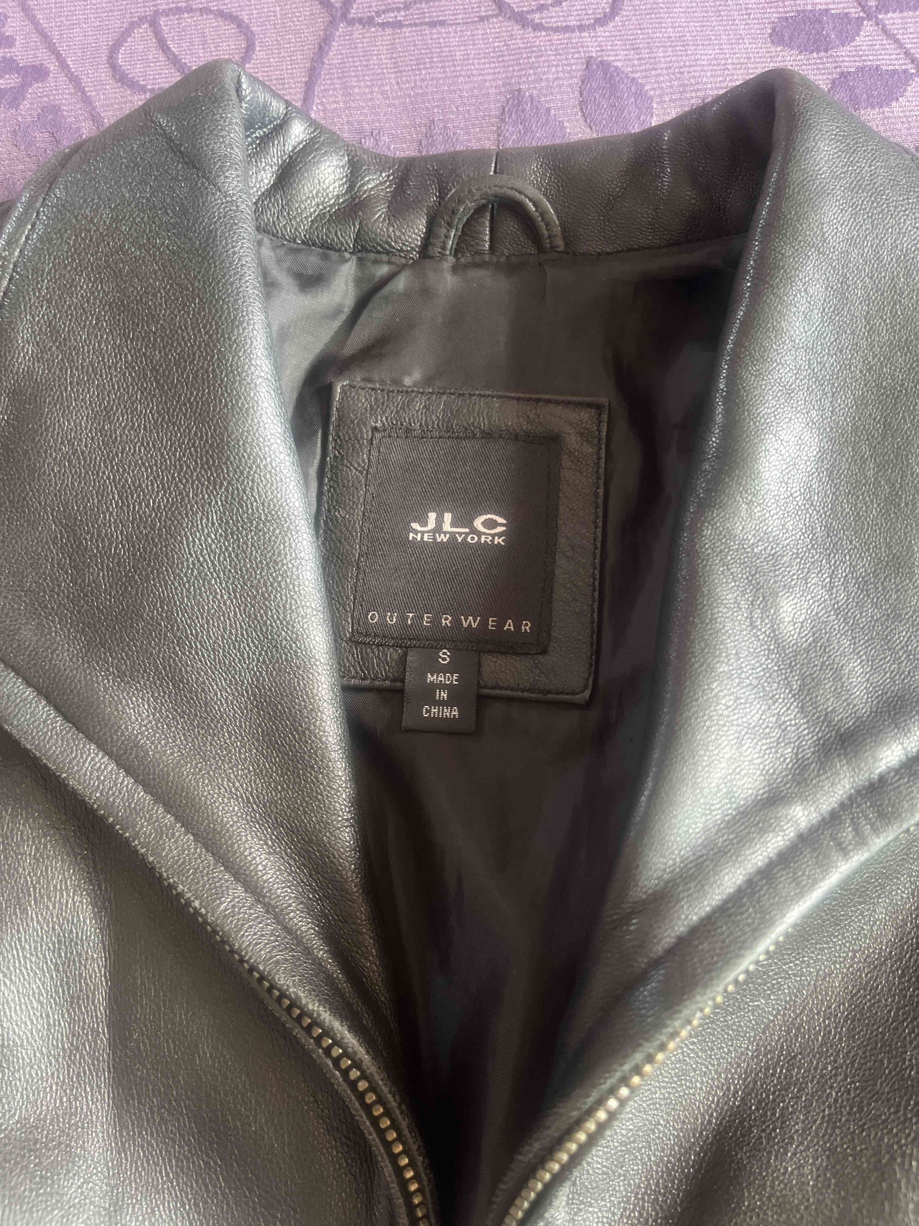 Chaqueta negra de cuero - miniatura 2