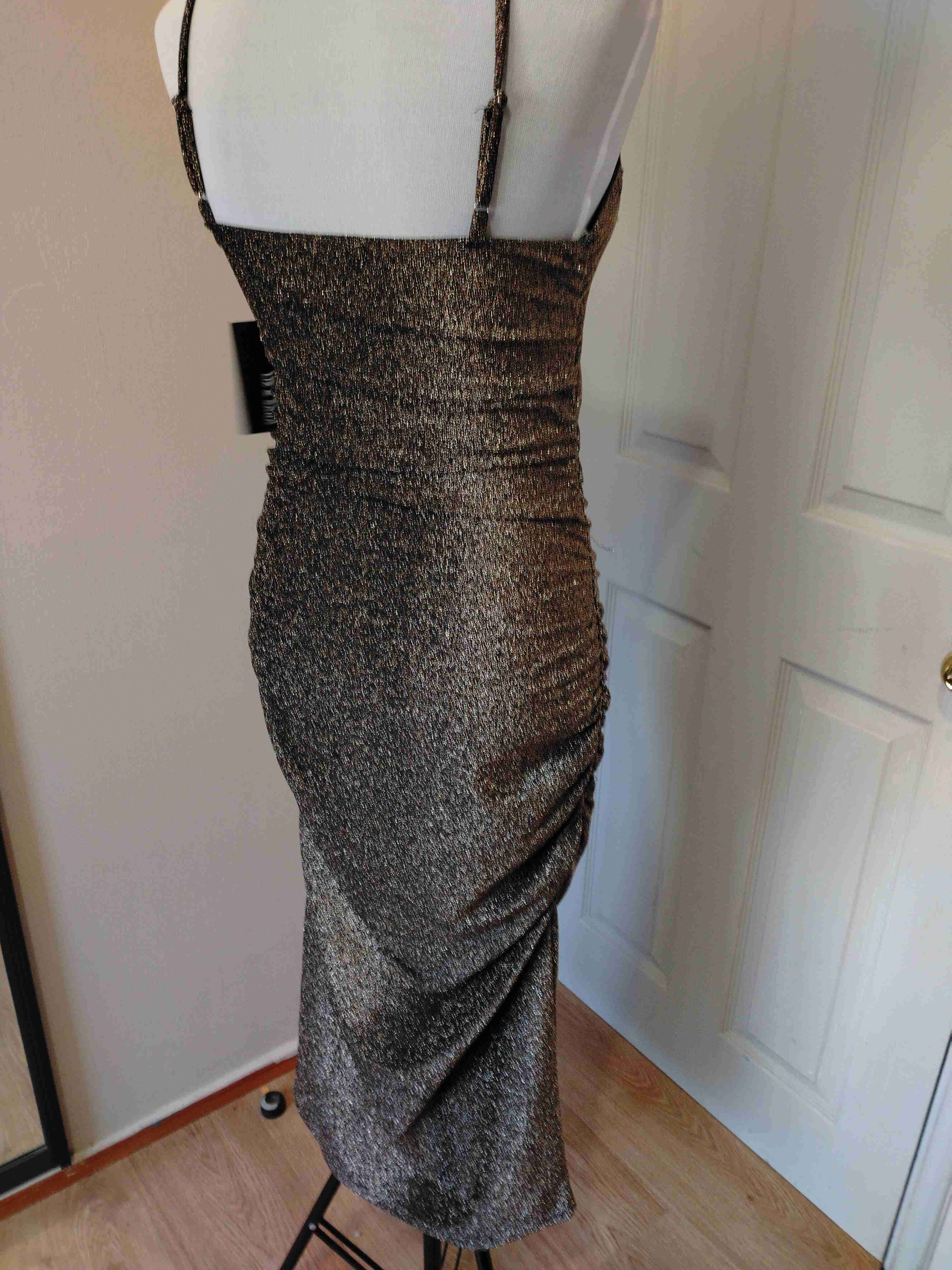 Vestido largo dorado brillante - miniatura 3