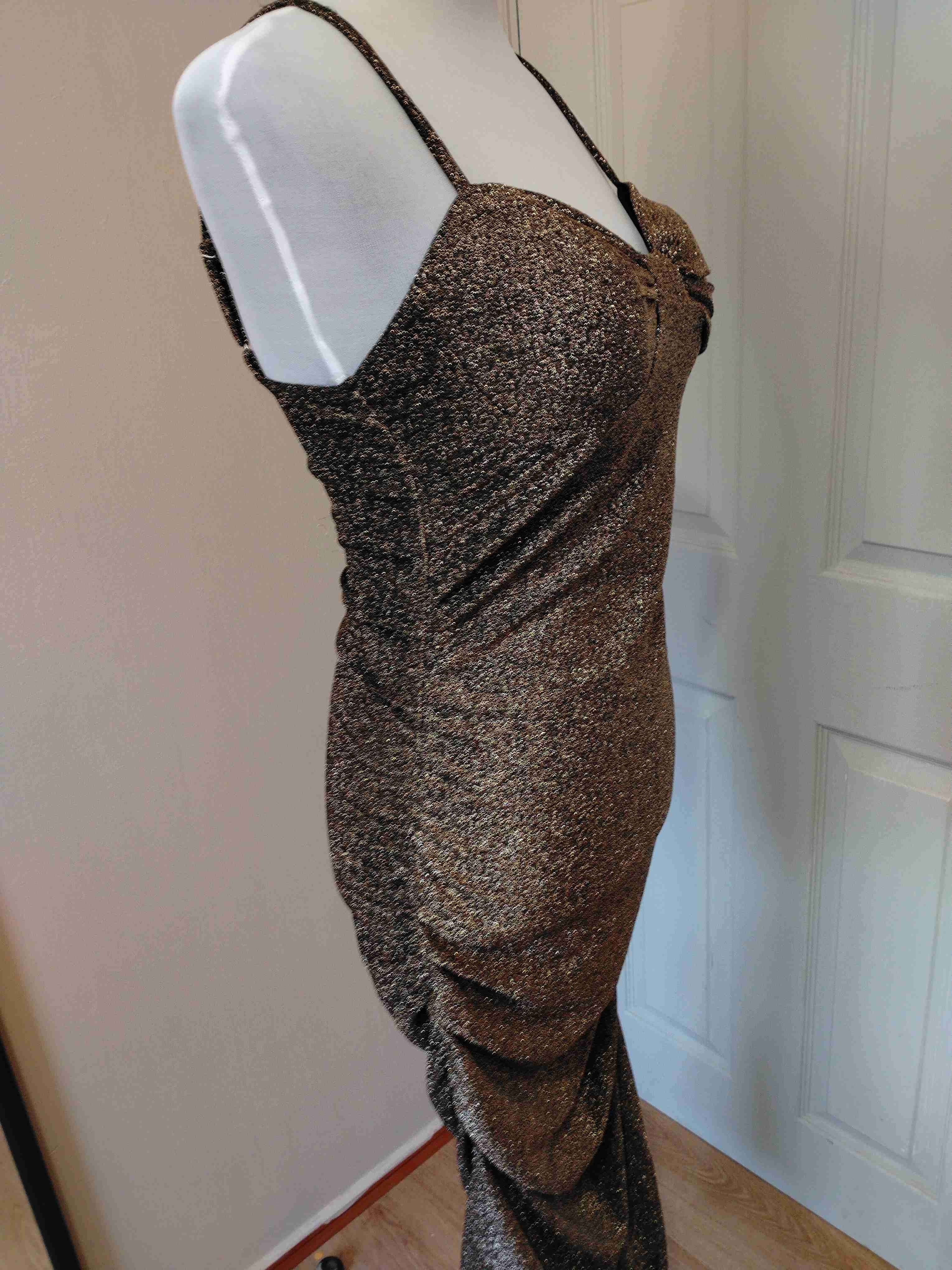 Vestido largo dorado brillante - miniatura 4