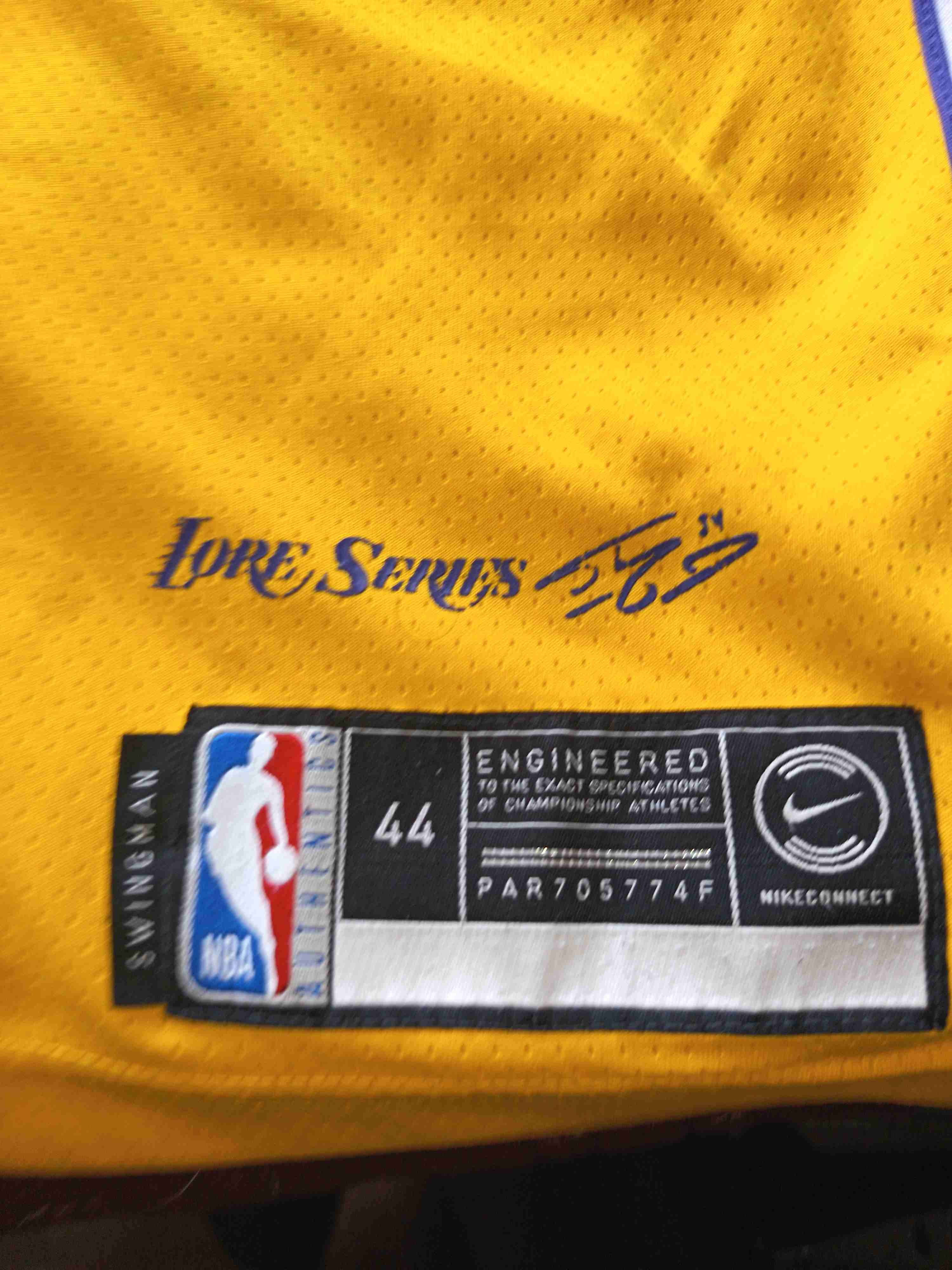 Camiseta Lakers amarilla #23 - miniatura 4